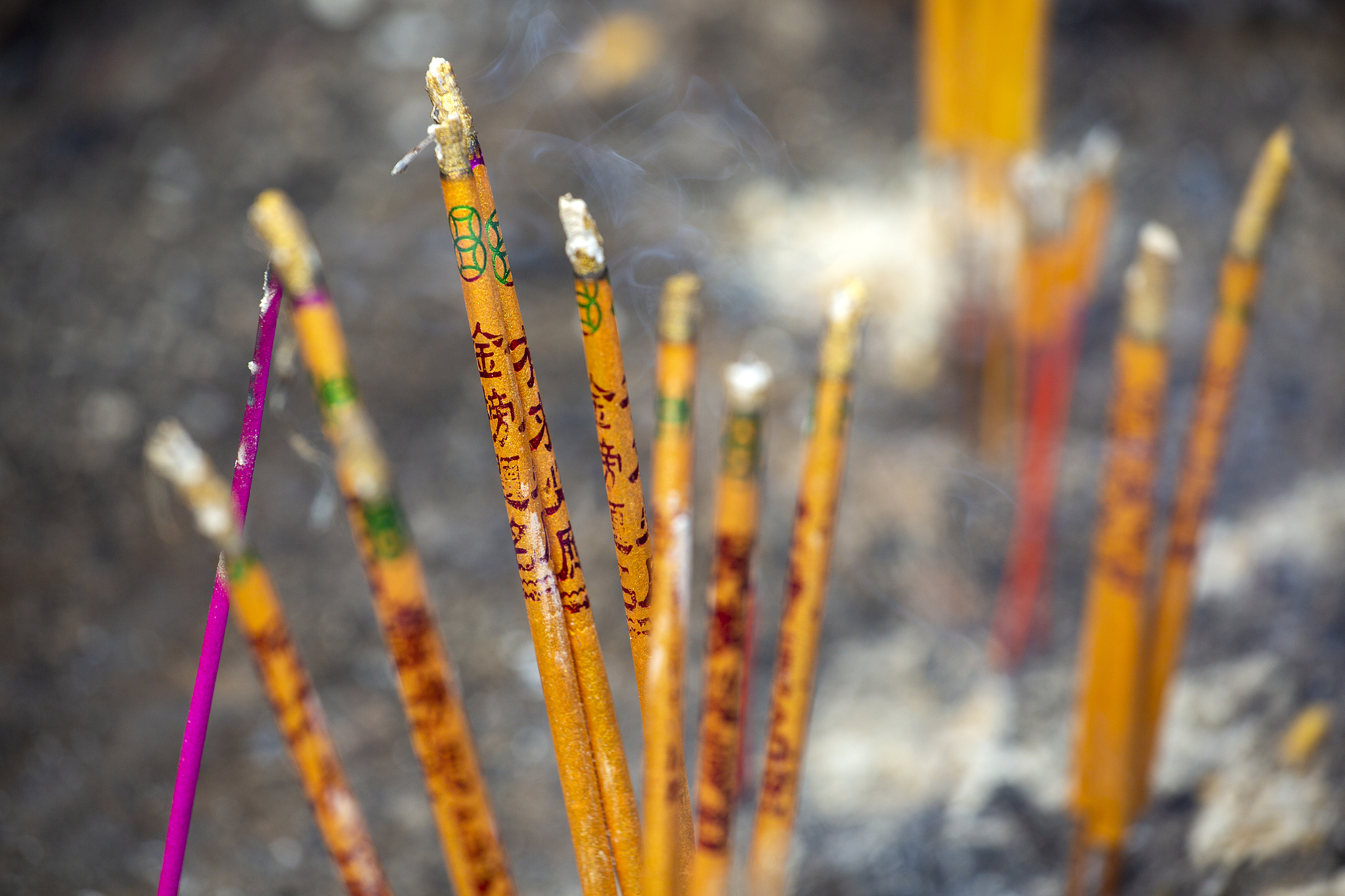 日照香炉生紫烟