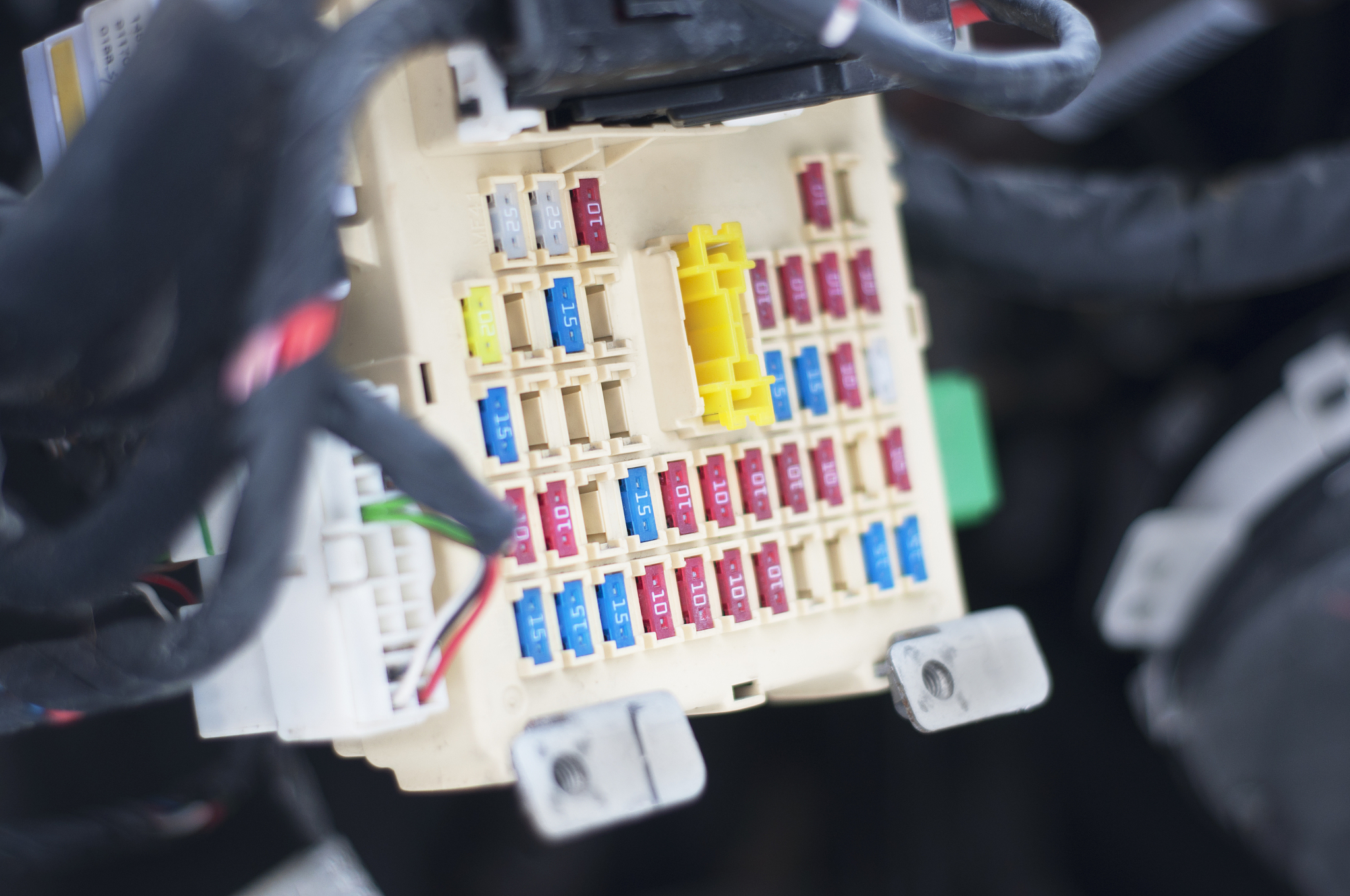 科帕奇的空调继电器在什么位置回答+拓展