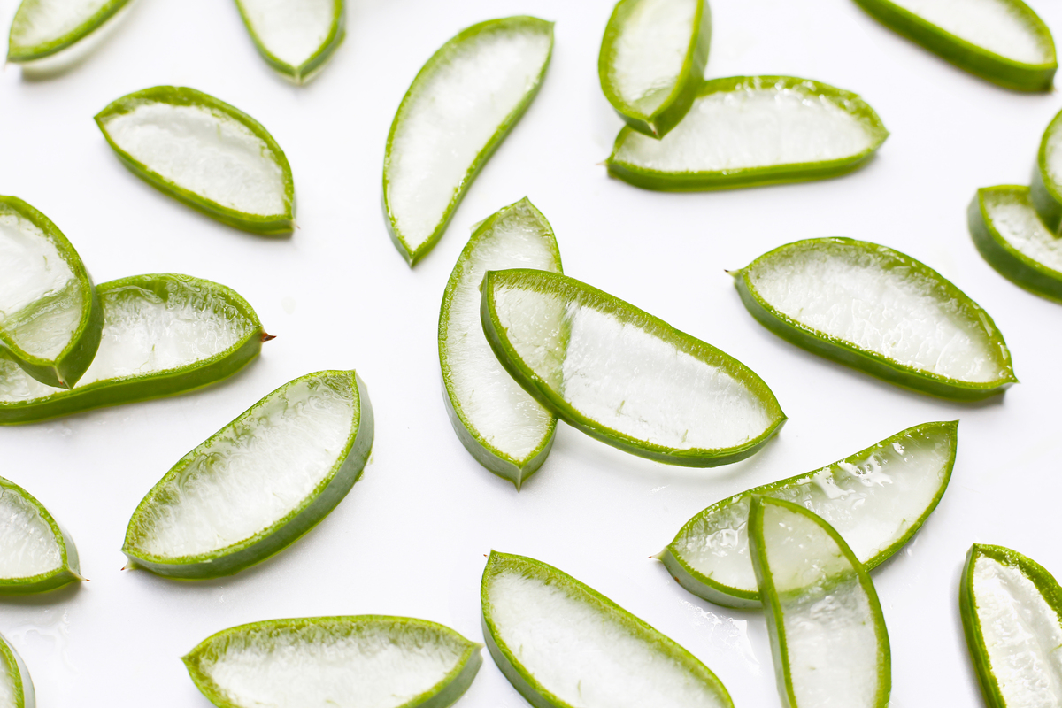 新鲜芦荟涂脸的正确方法，保持肌肤健康美丽