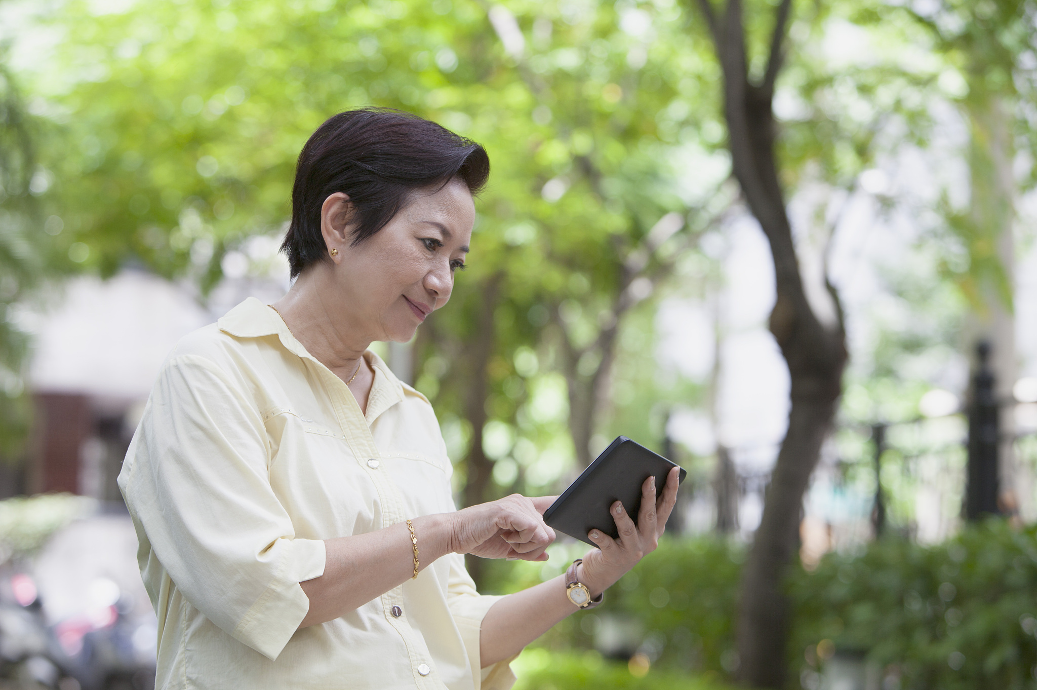 我是一个快要四十岁的中年女性生活在北京我有一个快要六岁的孩子。我做着一个还算挺体面的工作收入不错我自己的家生活也不错但是在这个时候快要40岁的时候。我的生活发生了一个比较大的变化然后才觉得自己才刚刚成年。简单介绍一下七吉出生在一个知识分子家庭29岁那年他结了婚。现在回忆起来婚后这十年的生活几乎是完美。这些年她和丈夫各自的事业都发展的很顺利夫妻双方的感情也一直很好家里很快有了房有了车也有了孩子步入了 我是一个快要四十岁的中年女性生活在北京我有一个快要六岁的孩子。我做着一个还算挺体面的工作收入不错我自己的家生活也不错但是在这个时候快要40岁的时候。我的生活发生了一个比较大的变化然后才觉得自己才刚刚成年。简单介绍一下七吉出生在一个知识分子家庭29岁那年他结了婚。现在回忆起来婚后这十年的生活几乎是完美。这些年她和丈夫各自的事业都发展的很顺利夫妻双方的感情也一直很好家里很快有了房有了车也有了孩子步入了