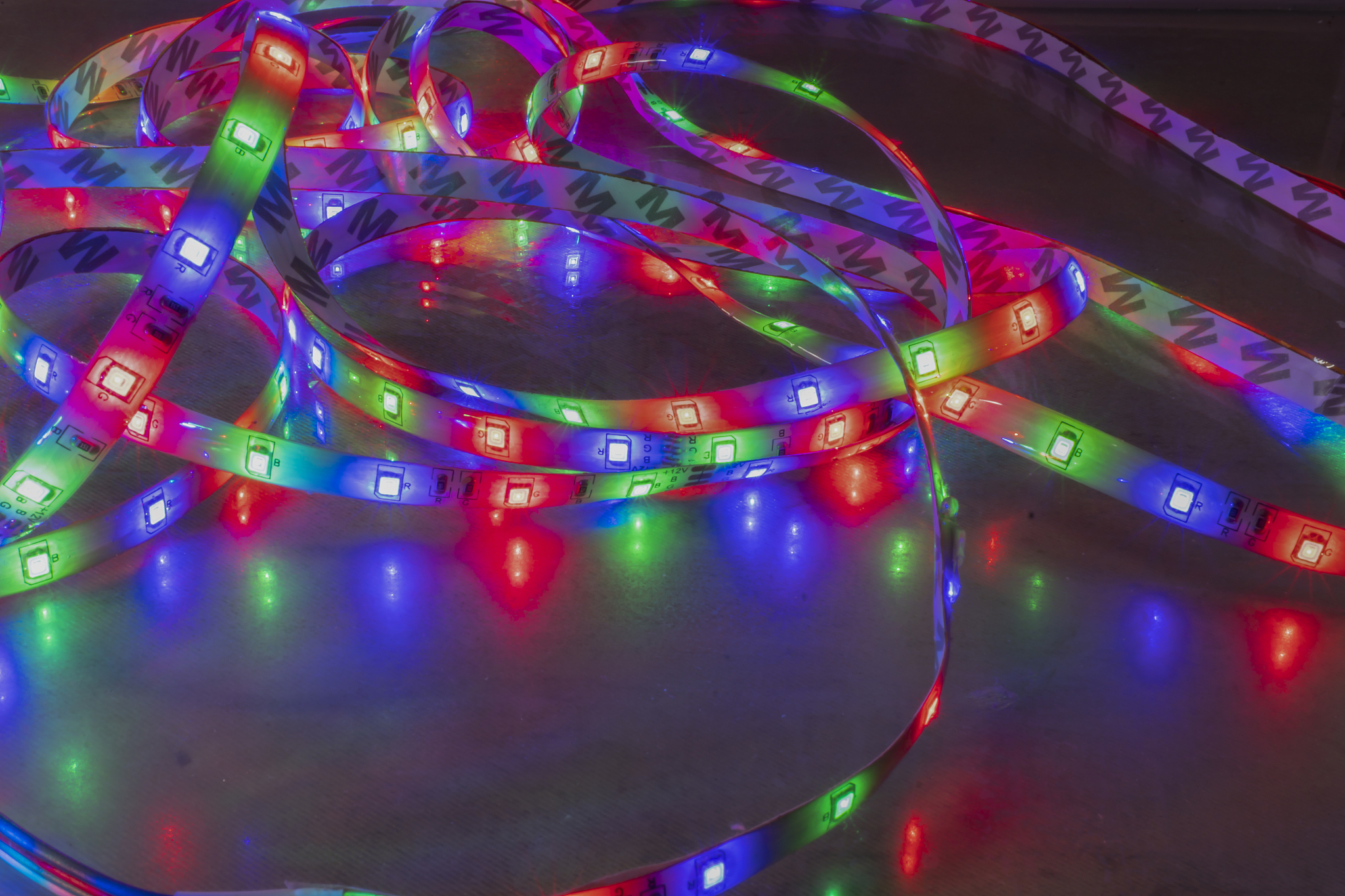 如何看待AI孙燕姿爆火？2000字帮我起一个有吸引力的标题