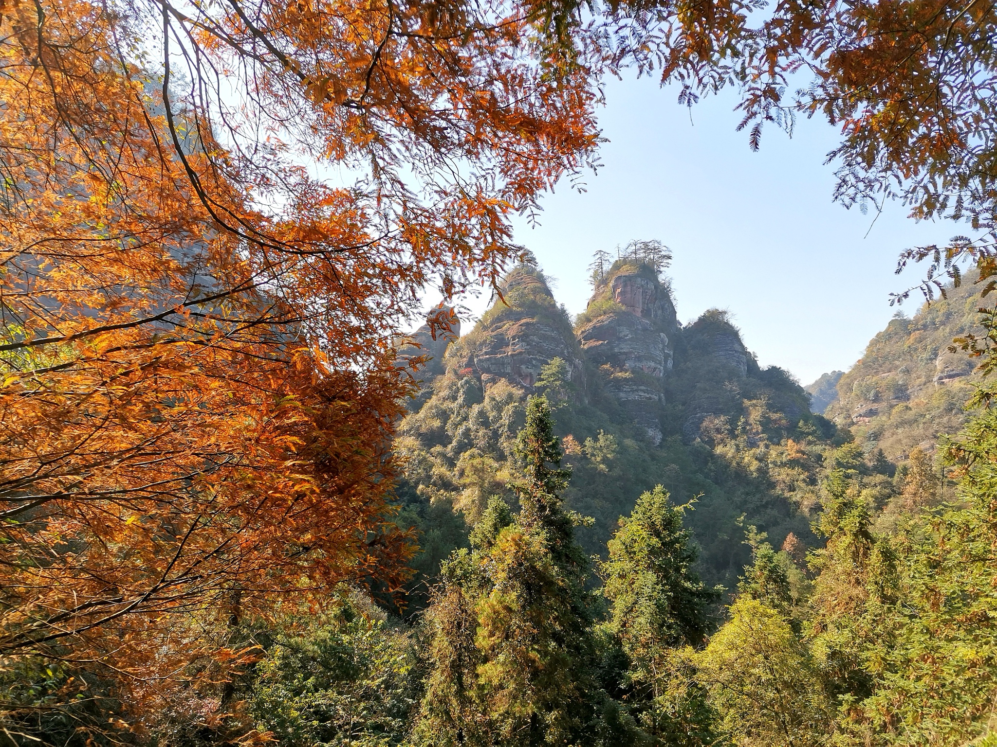 写一个光雾山风景名胜区的抖音文案
