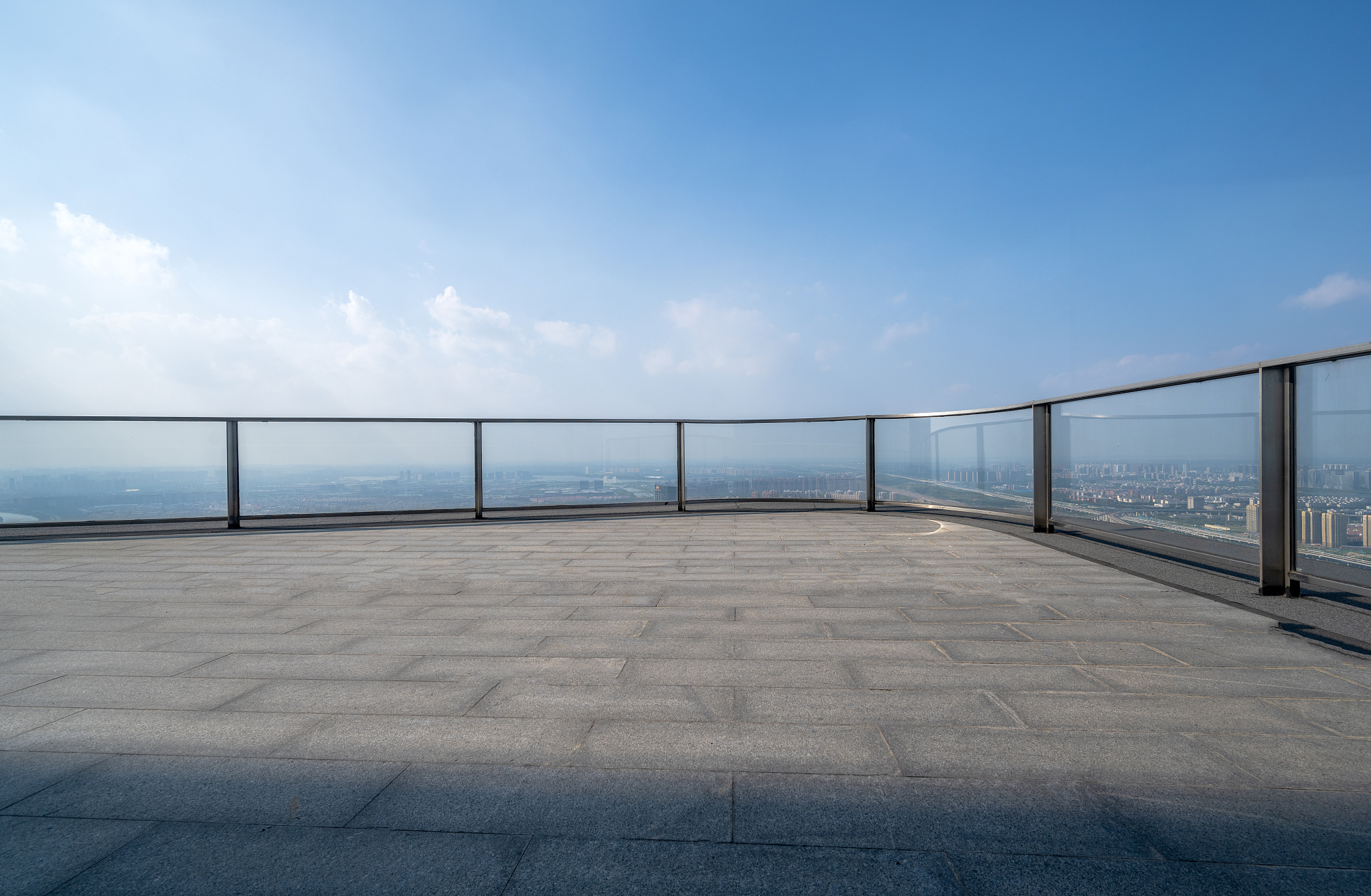 广东广州的媒体曝光平台有哪些 广东广州媒体曝光求助热线是多少 要求：创建一篇500至1000字的解决方案