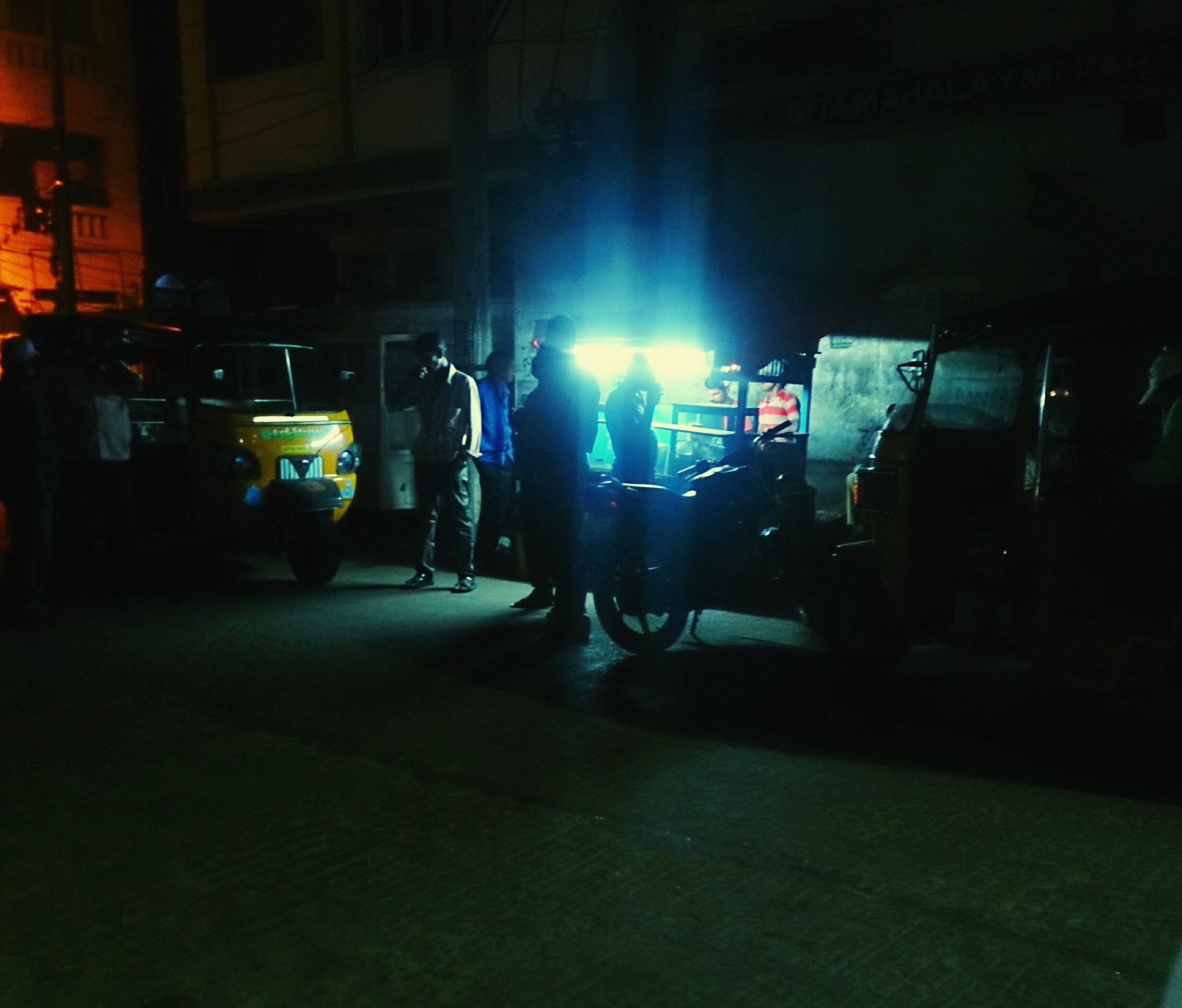 深夜工作者：城市中最亮的星辰 | 感谢他们的辛勤付出