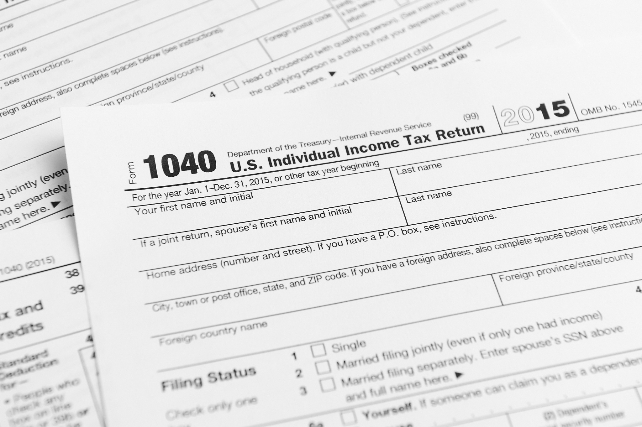 我收到了公司hr发来的这样一封邮件：Dear M You will receive your salary in RMBThe exchange rate will be always the first day of the month rate From Euro to CNYBEST REGARDS我想要回复的内容是因为我倾向于收取外币例如欧元或是福林但由于国内的限制我没有外汇账户。请问可以