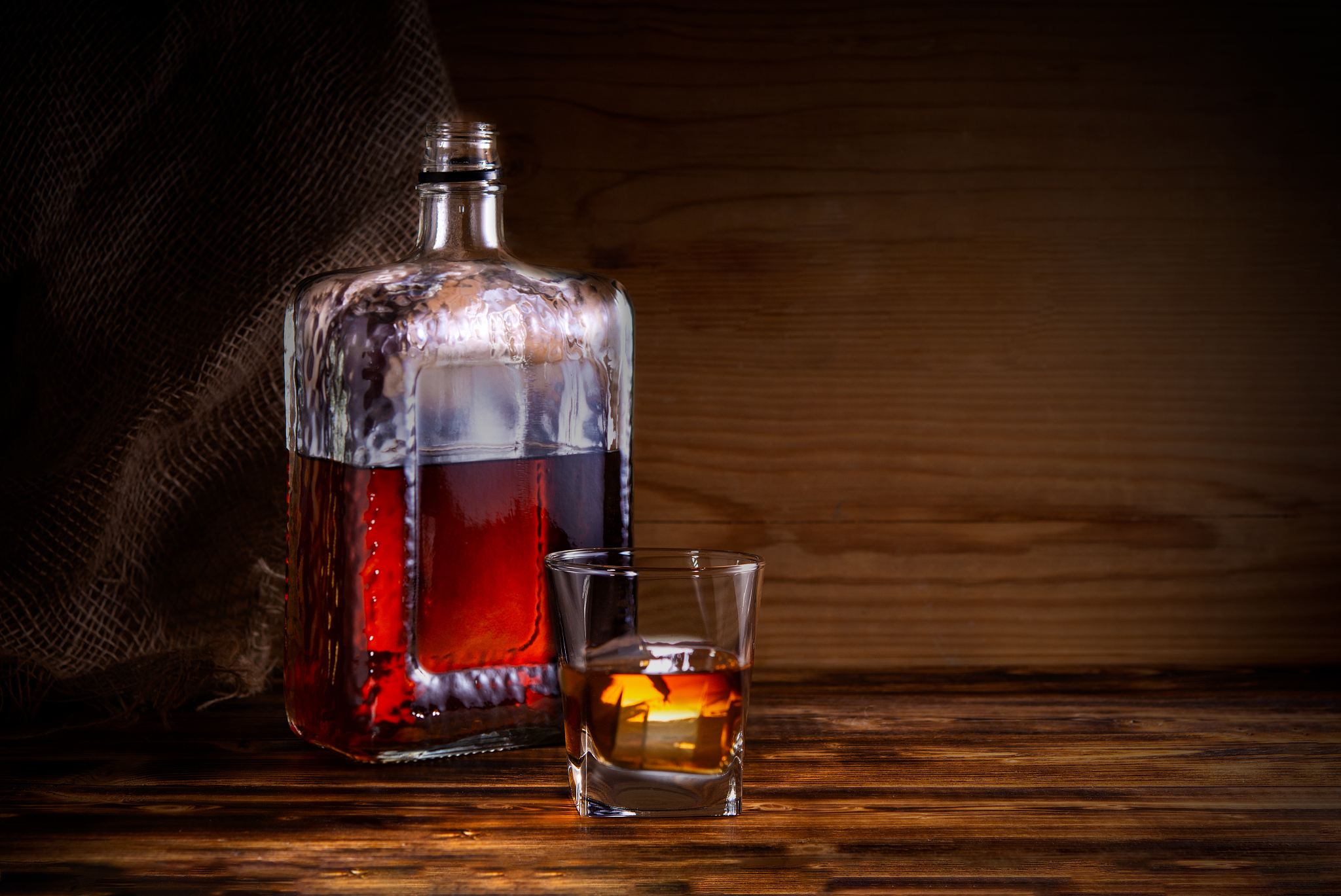 防摔芯锐酒包：守护孩子安全，让成长无忧