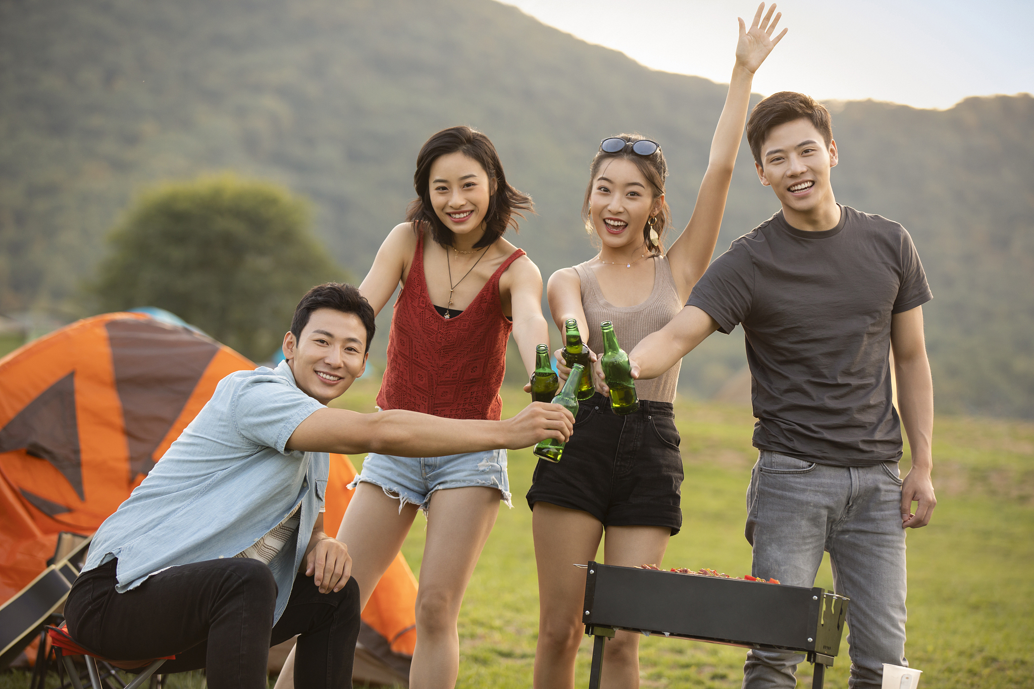 户外综艺节目：激发年轻人冒险精神、团队合作和环保意识