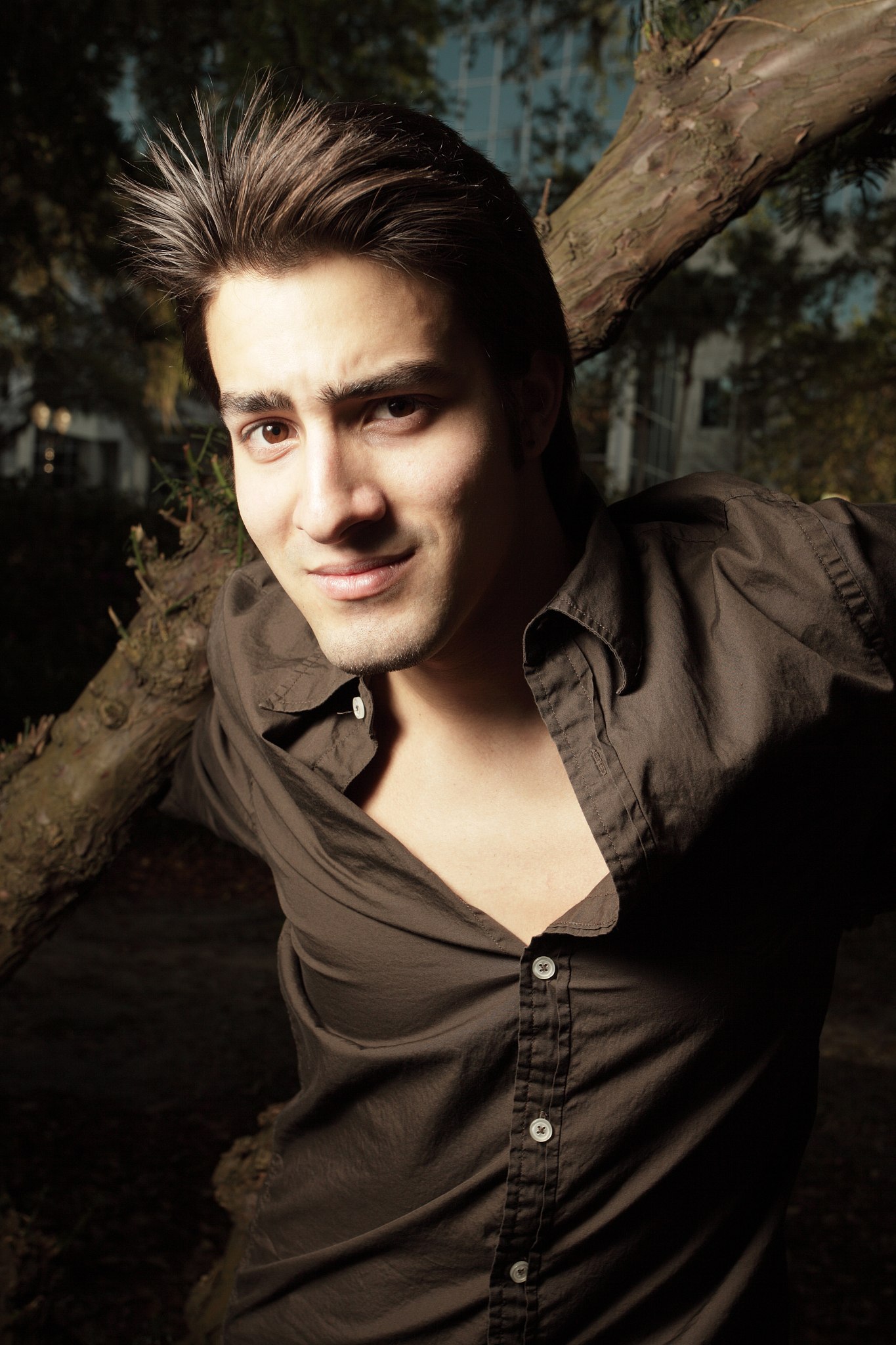 我想做一个短视频主题是全球最帅的五个人请帮我写一个标题和视频文字