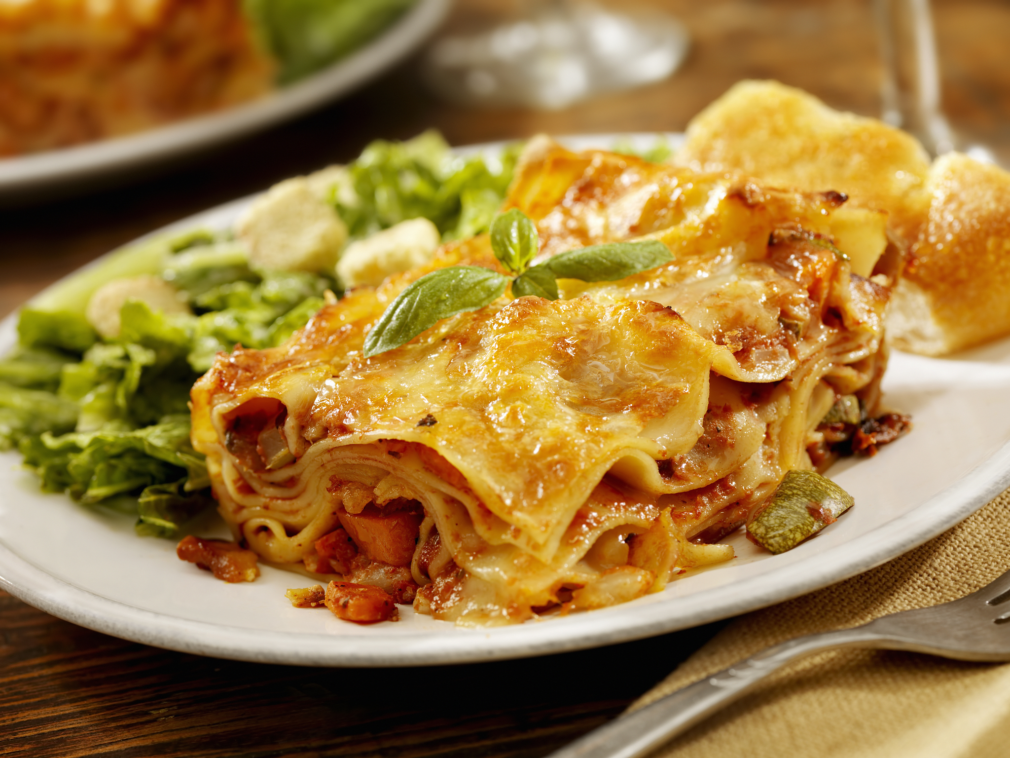 😋解锁湖北美食地图：热干面、豆皮、三鲜蒸饺等地道美味等你来尝！