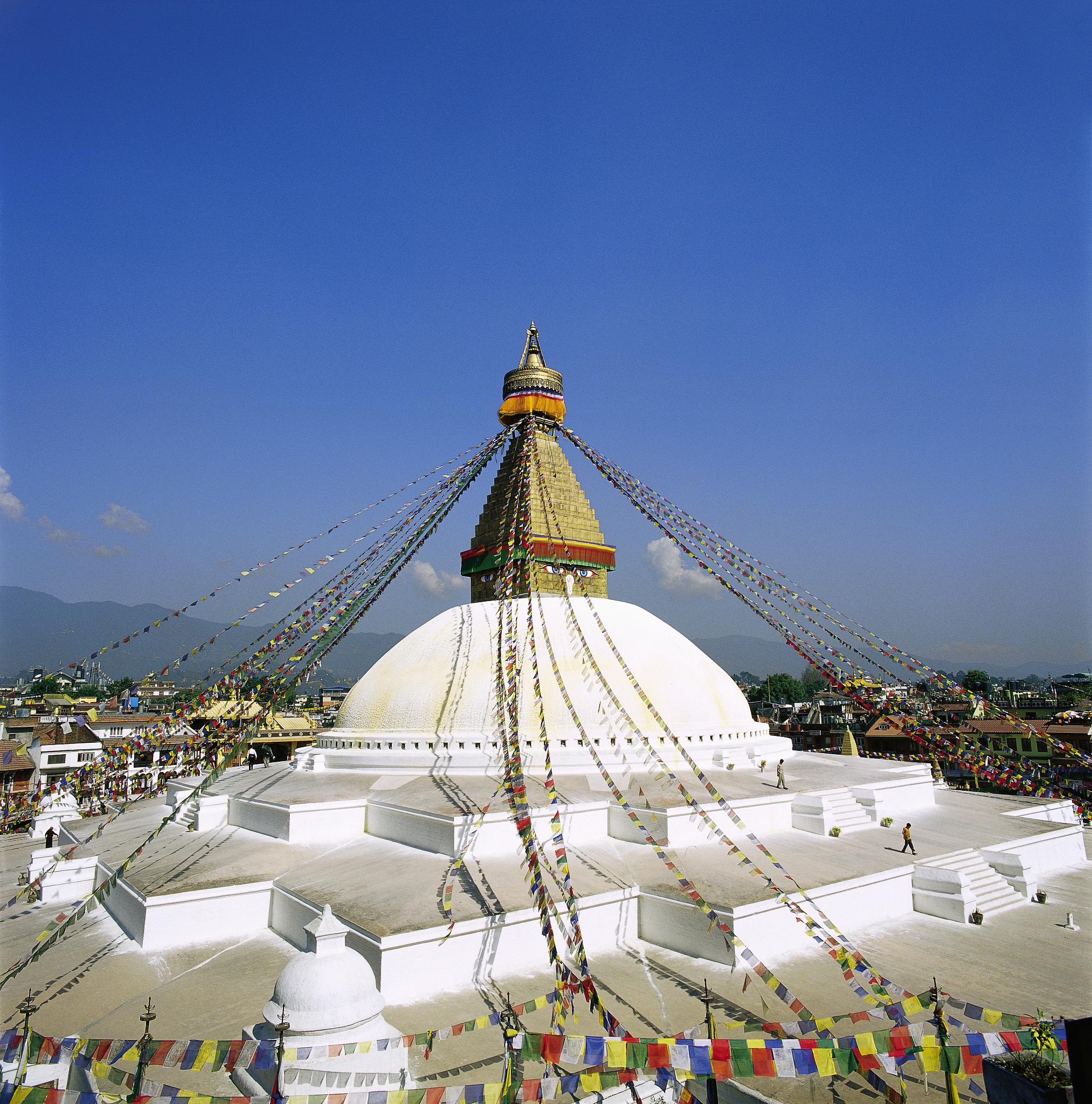 中国哪些城市里尼泊尔近，且可以有飞机可以到尼泊尔。