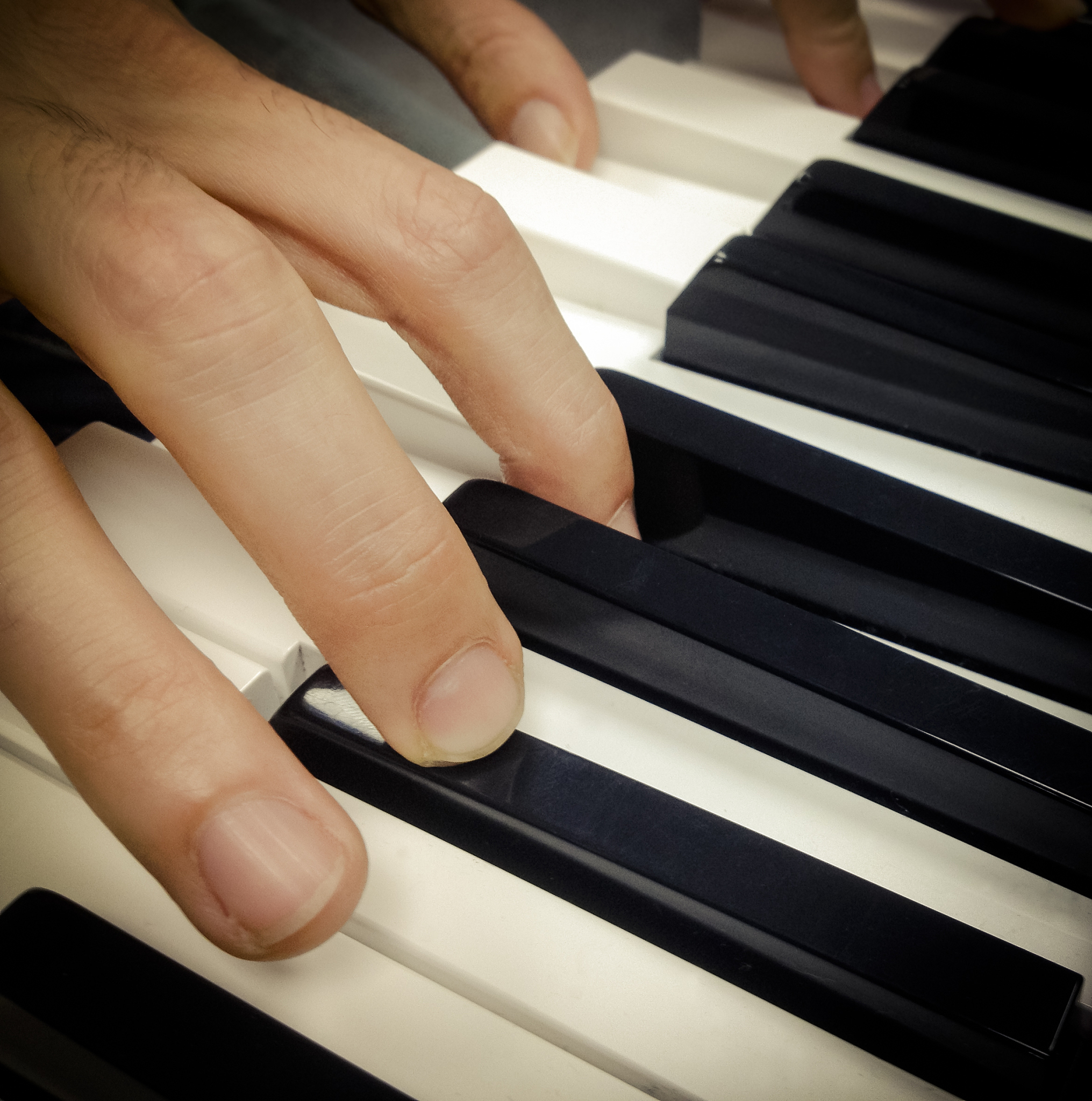 加捻、假捻和加弹：钢琴演奏技巧详解