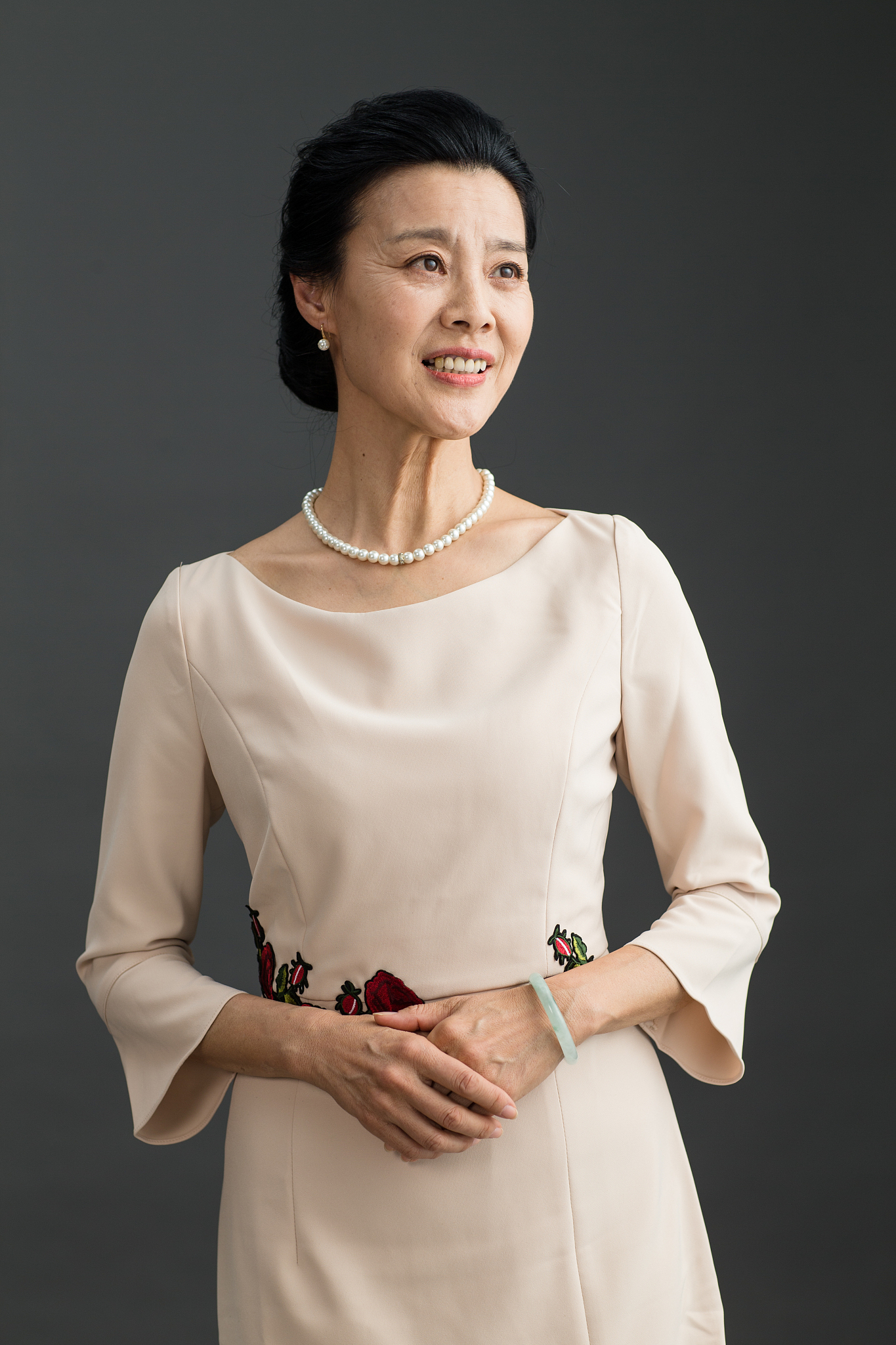 优雅女士肖像