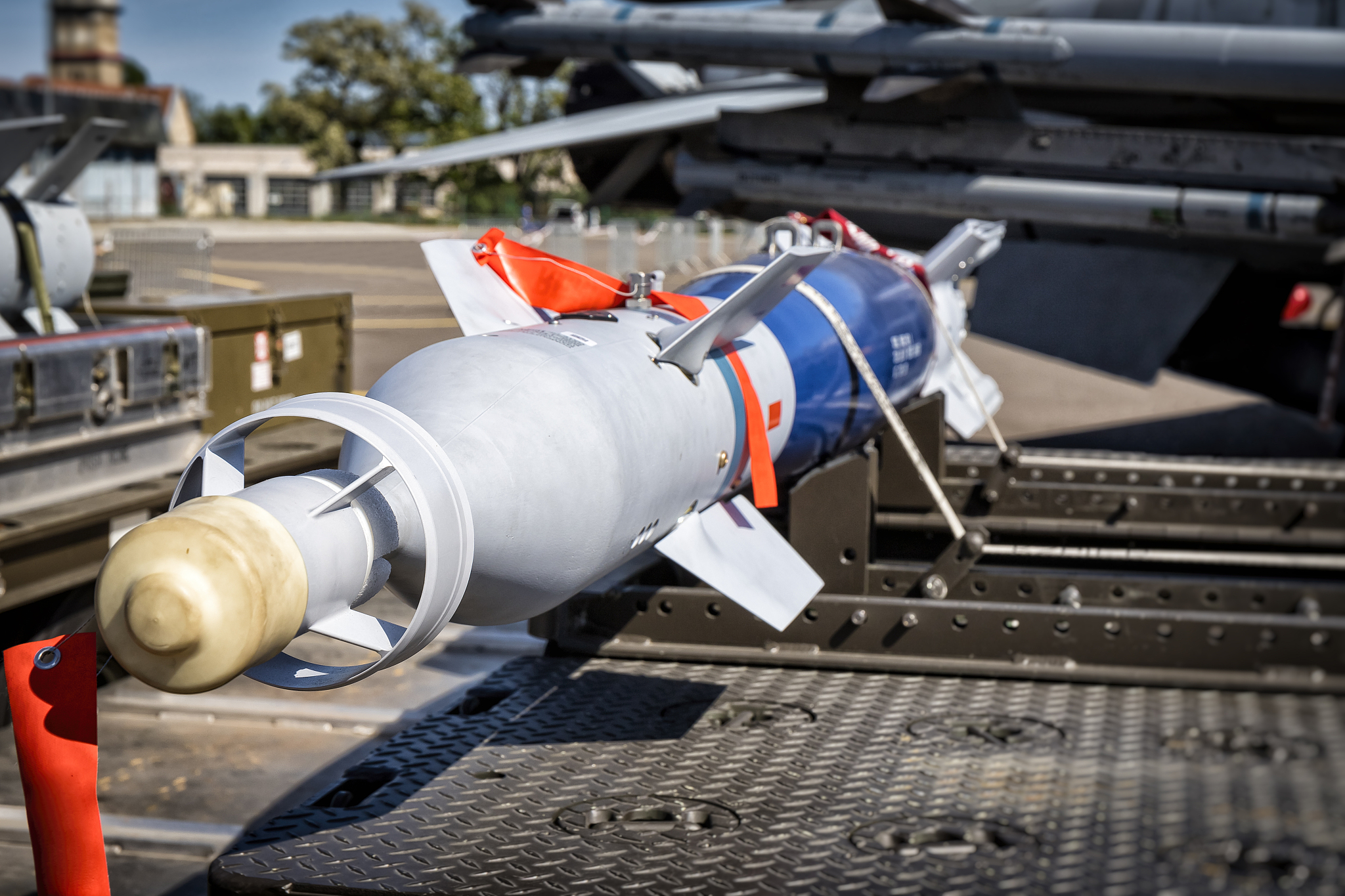 us air-to-surface gbu-12d/b paveway ii missile used by fighter p