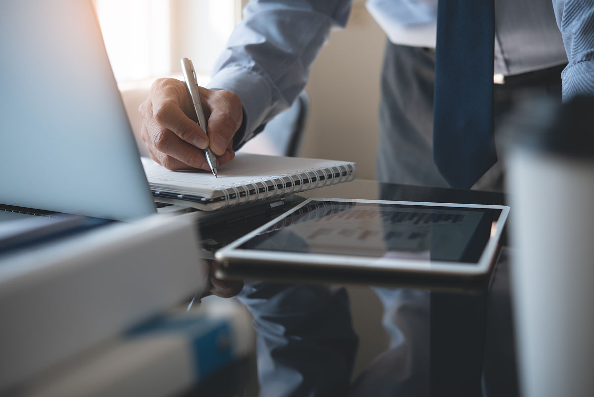 IT职业生涯挑战：如何应对不同阶段的困难