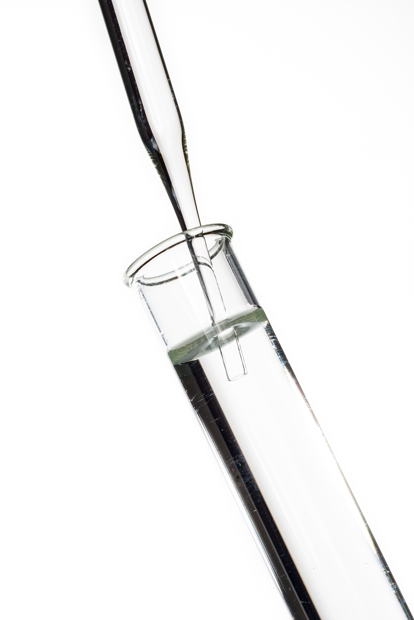 把玻璃毛细管插入水银中时液体沿管壁下降且产生凸形液面对不对