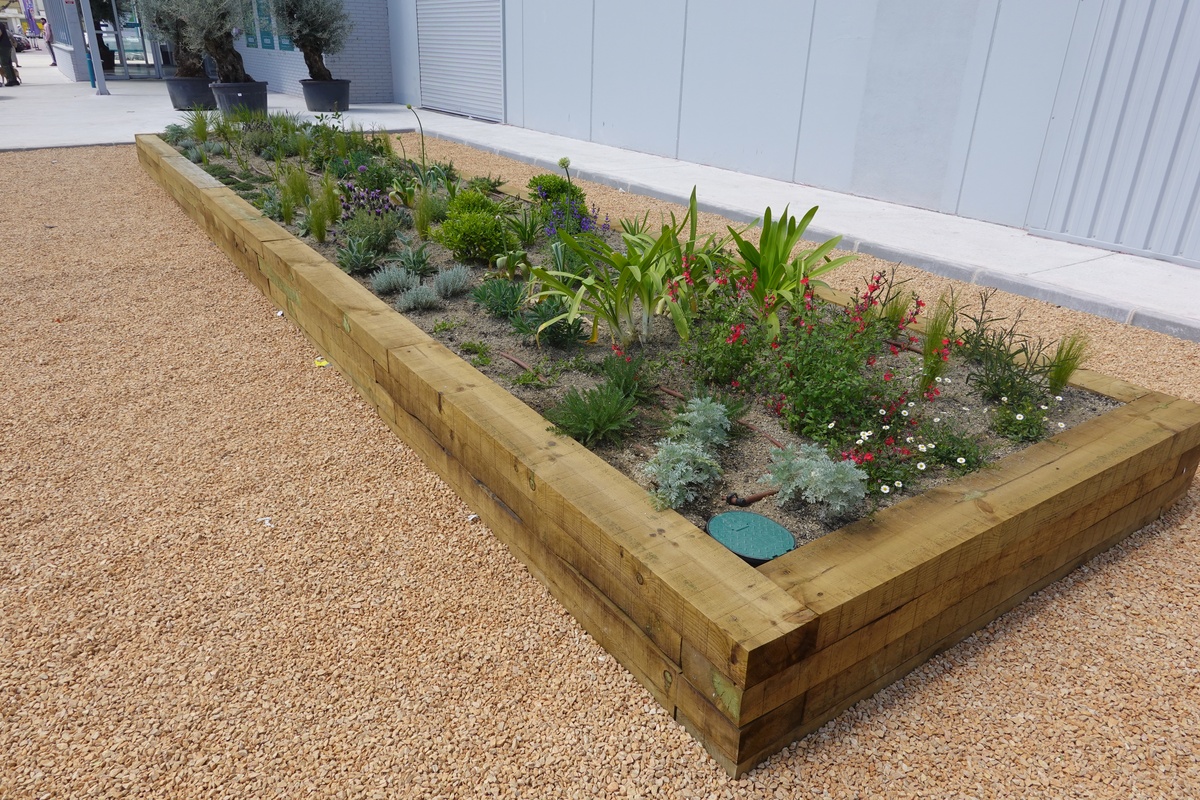 花箱和木栅栏优惠活动 |  定制化设计，打造梦想家园