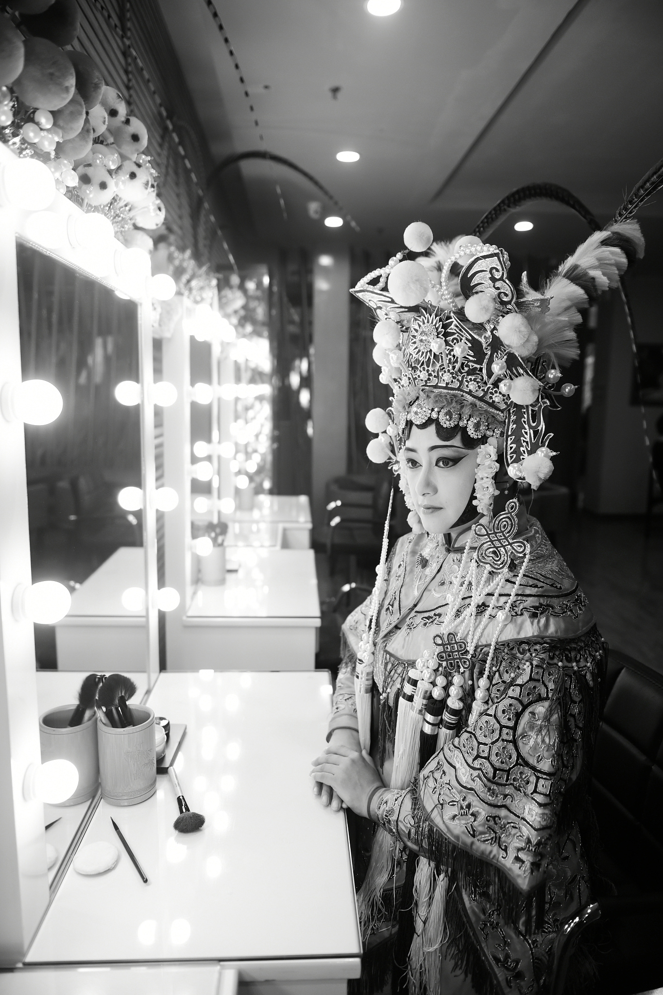 one chinese opera actress in make