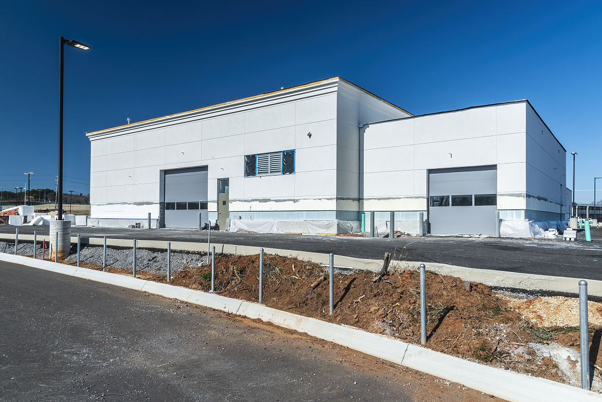 写一篇不少于500词的住宅金属车库如何设计的文章