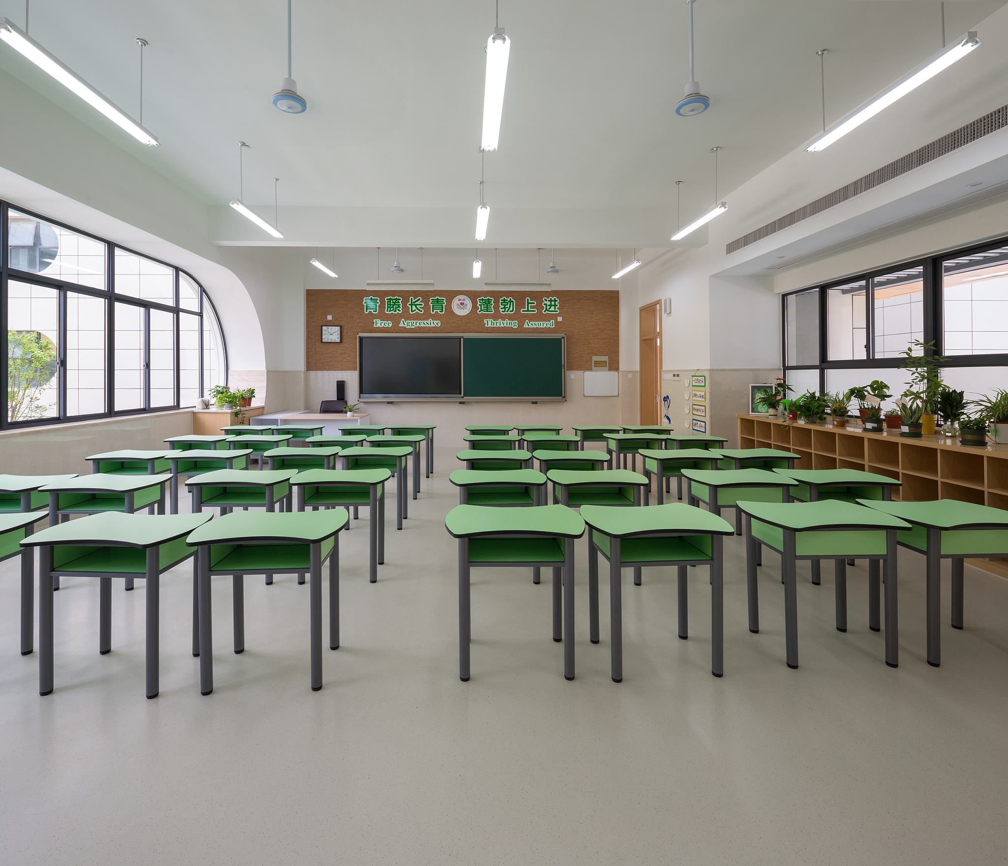 遵义轻轨学校硬件设施一览：打造优质学习环境