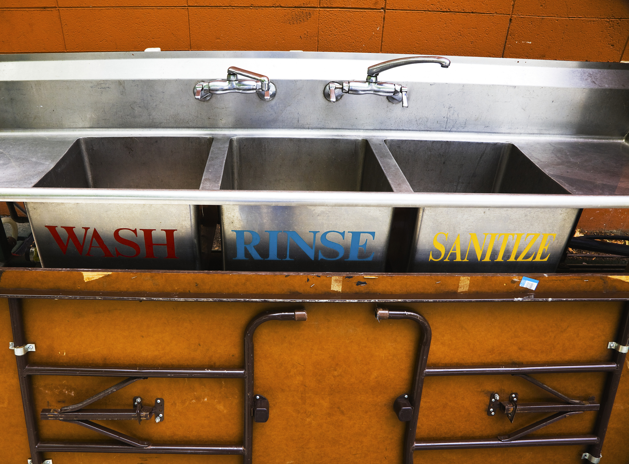 食堂优化措施：提高健康、安全和服务质量