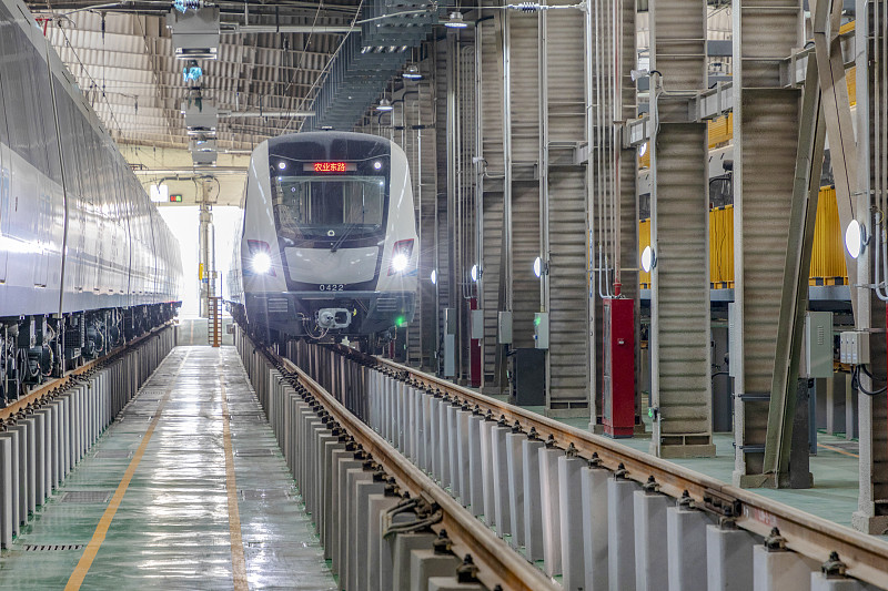 成都速度再现！首列铝合金A型地铁车辆下线