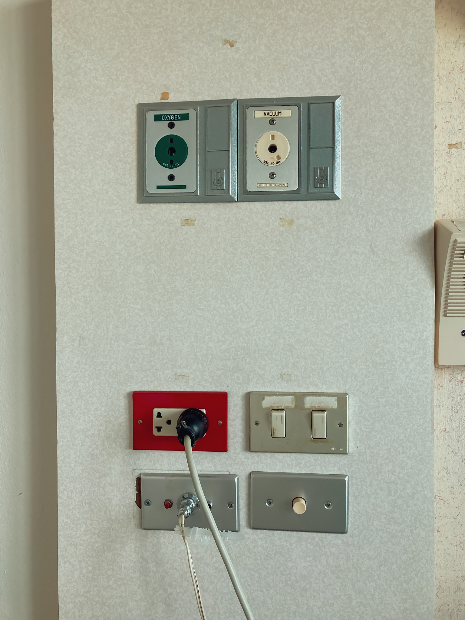 小柜子容量计算：单相表、三相表和CT表箱的存储空间分析