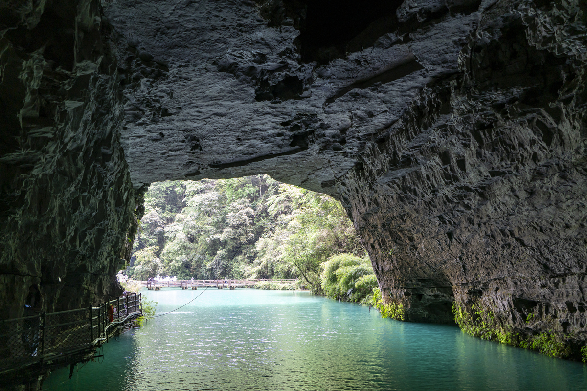 贵州大方县旅游景点大全：探秘龙宫洞、漫步南湖公园、体验赤水河漂流