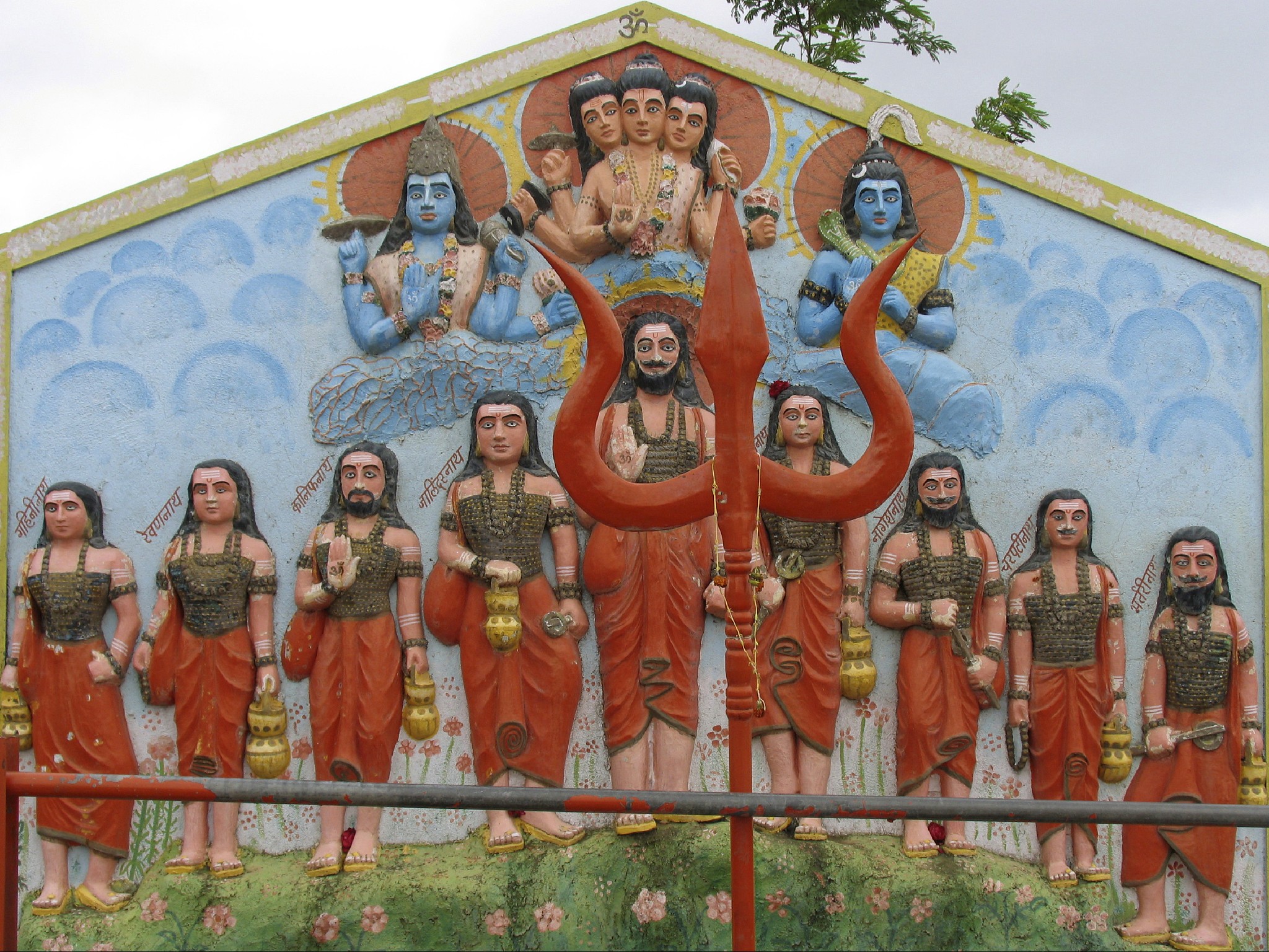 以 印度文化：千年古国的神秘面纱为题写一篇1200字文章