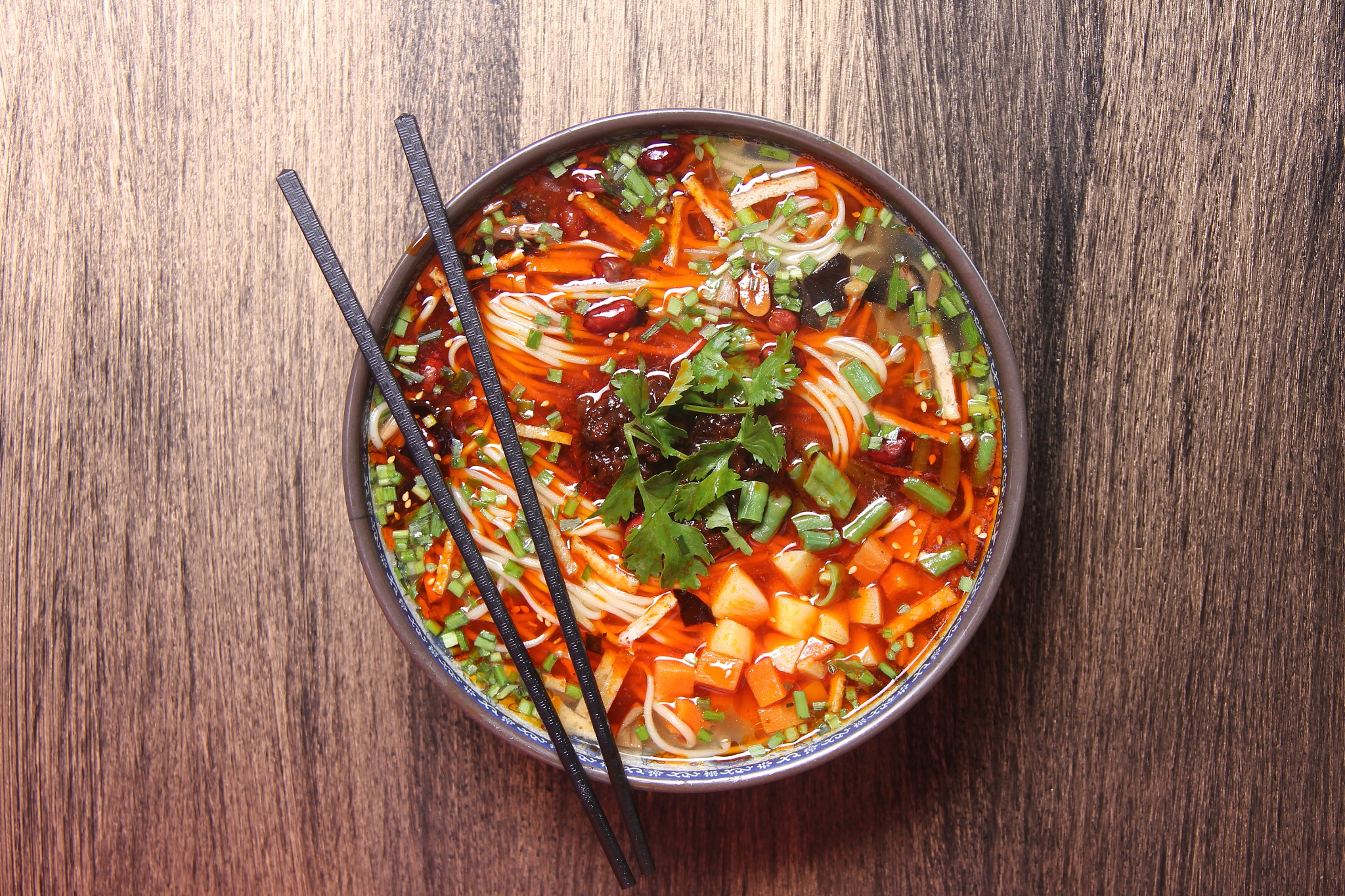 洛阳小吃探店 | 从烩面到糖花，解锁这座古城的味蕾密码