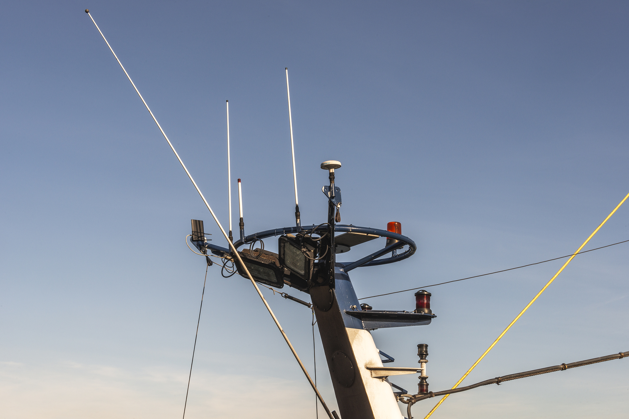 antennas and radar placed on a round steel arch