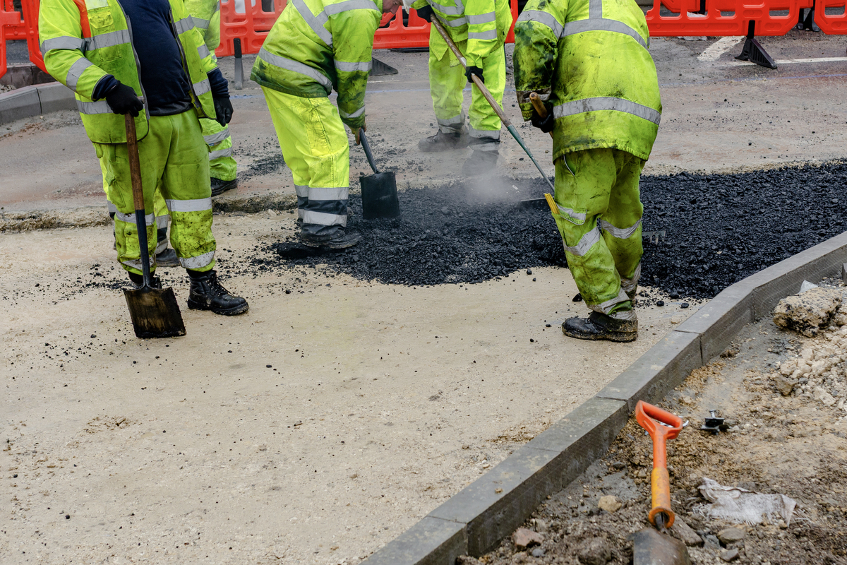 路面工程维护：保障道路安全与畅通