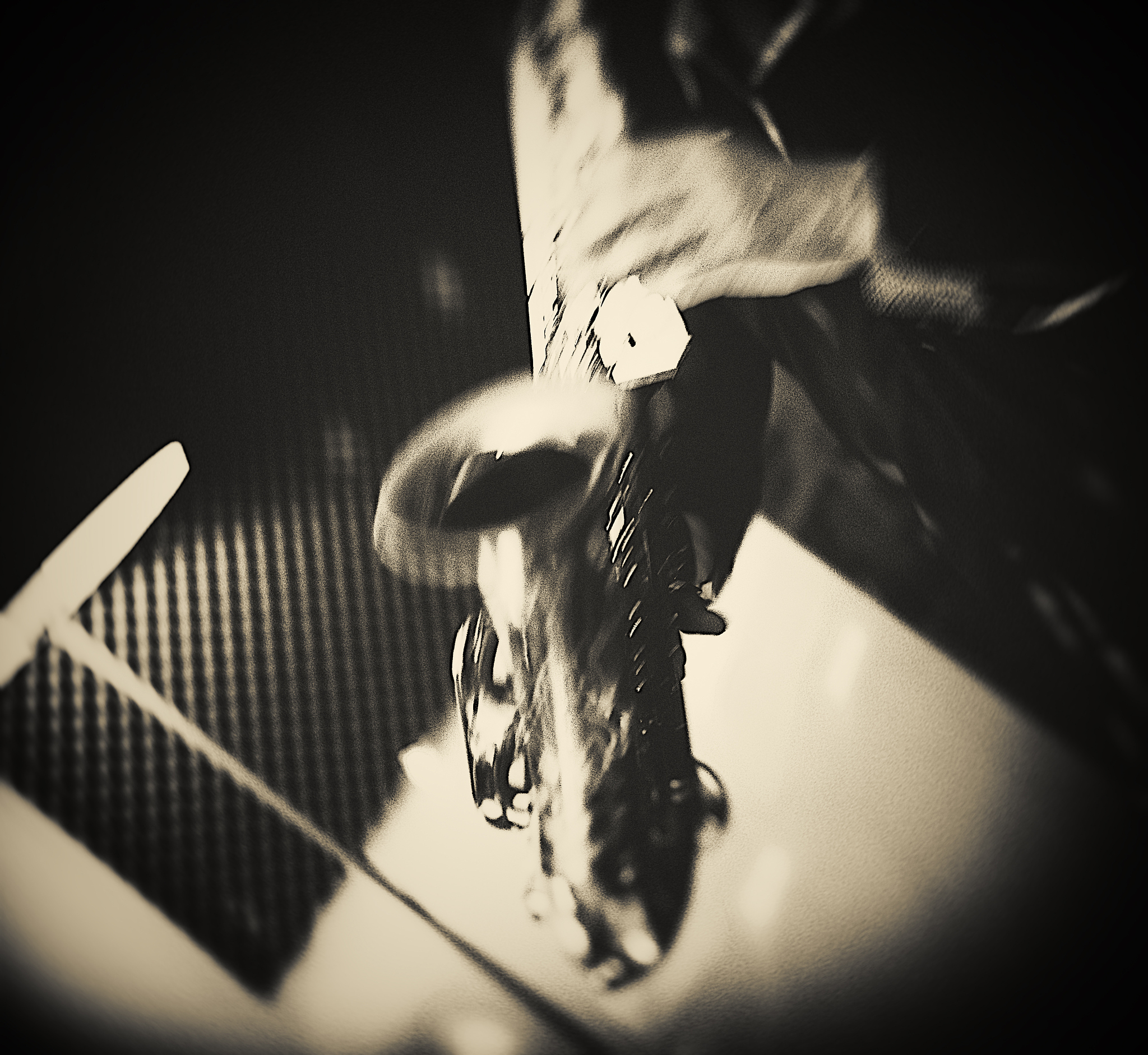 你是一个repper，请你以痛苦写一首rap