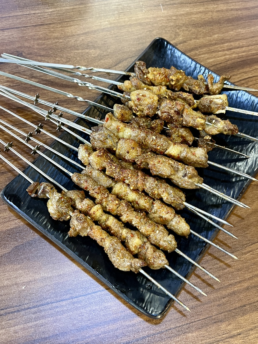 香气扑鼻，鲜美无比！教你烤制美味羊宝的步骤和技巧