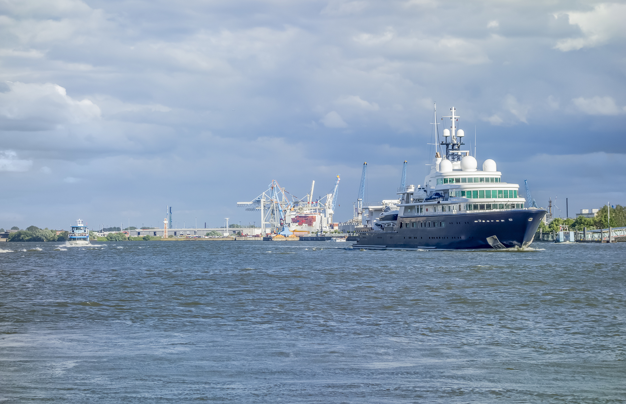 ship in hamburg