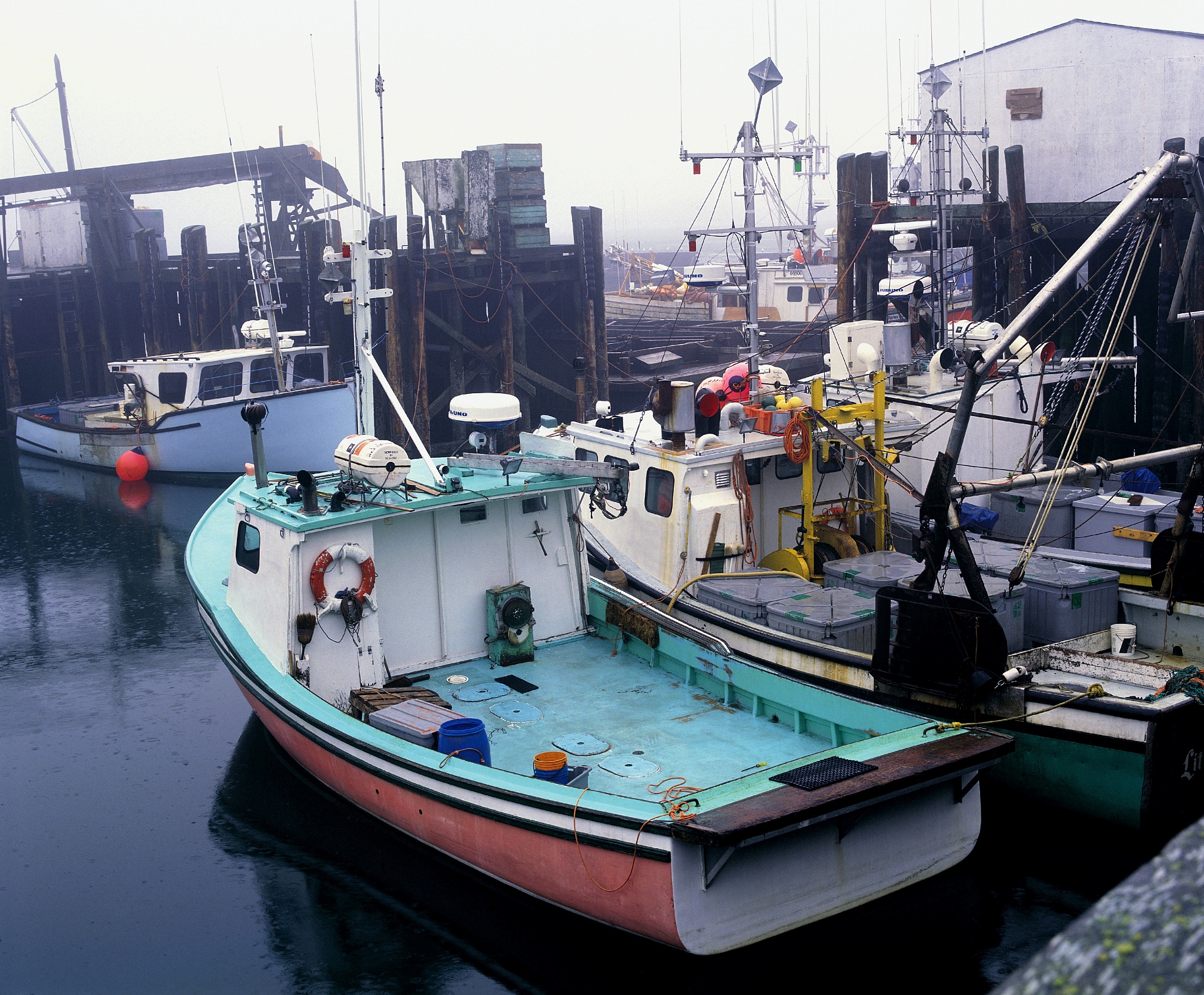 渔船、商船AIS设备套用问题调查及建议