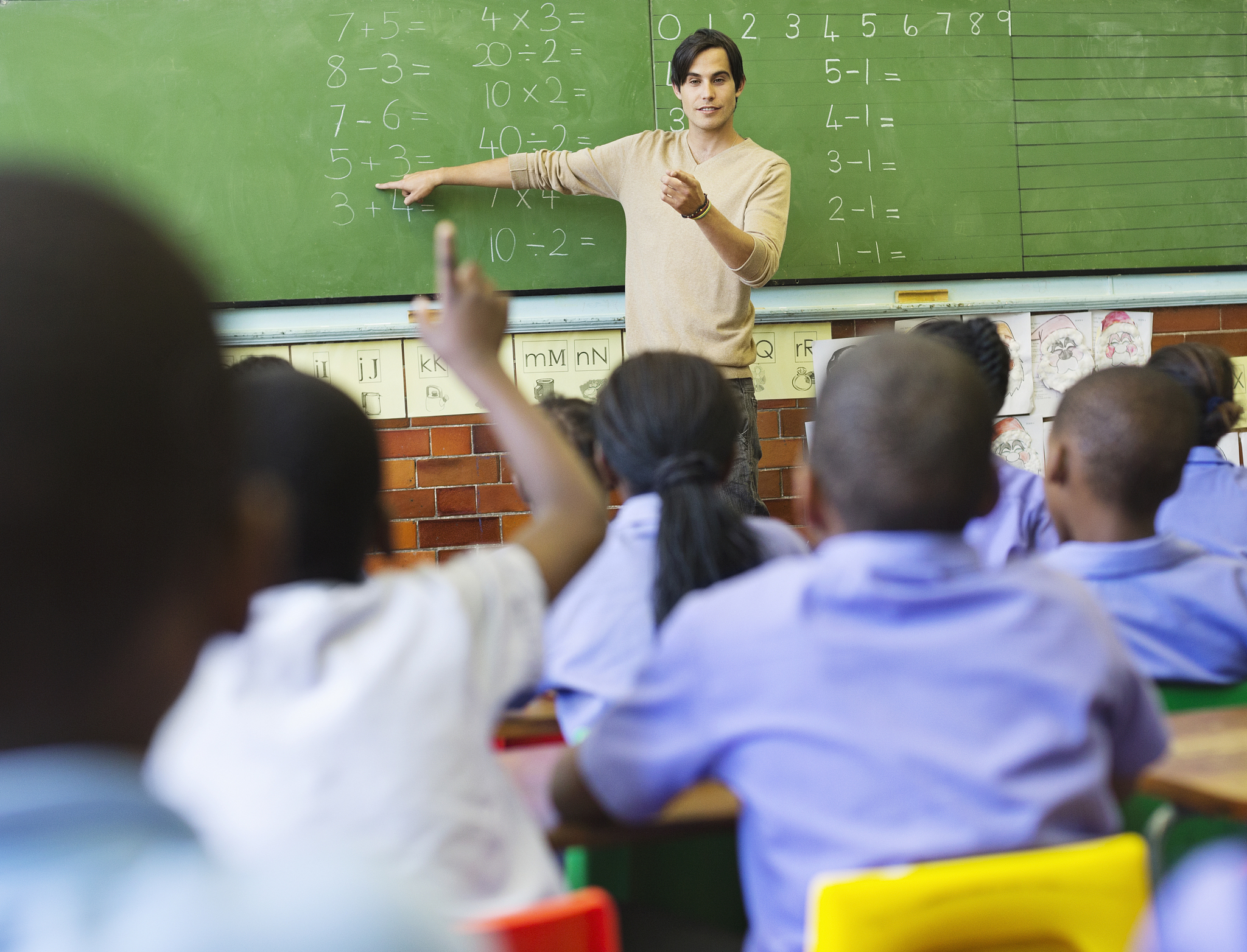 老师，您的课太精彩了，让我睡着了！