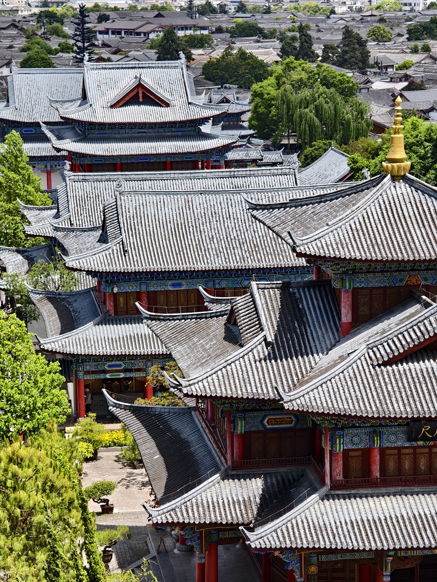 关于建水古建筑的对称句