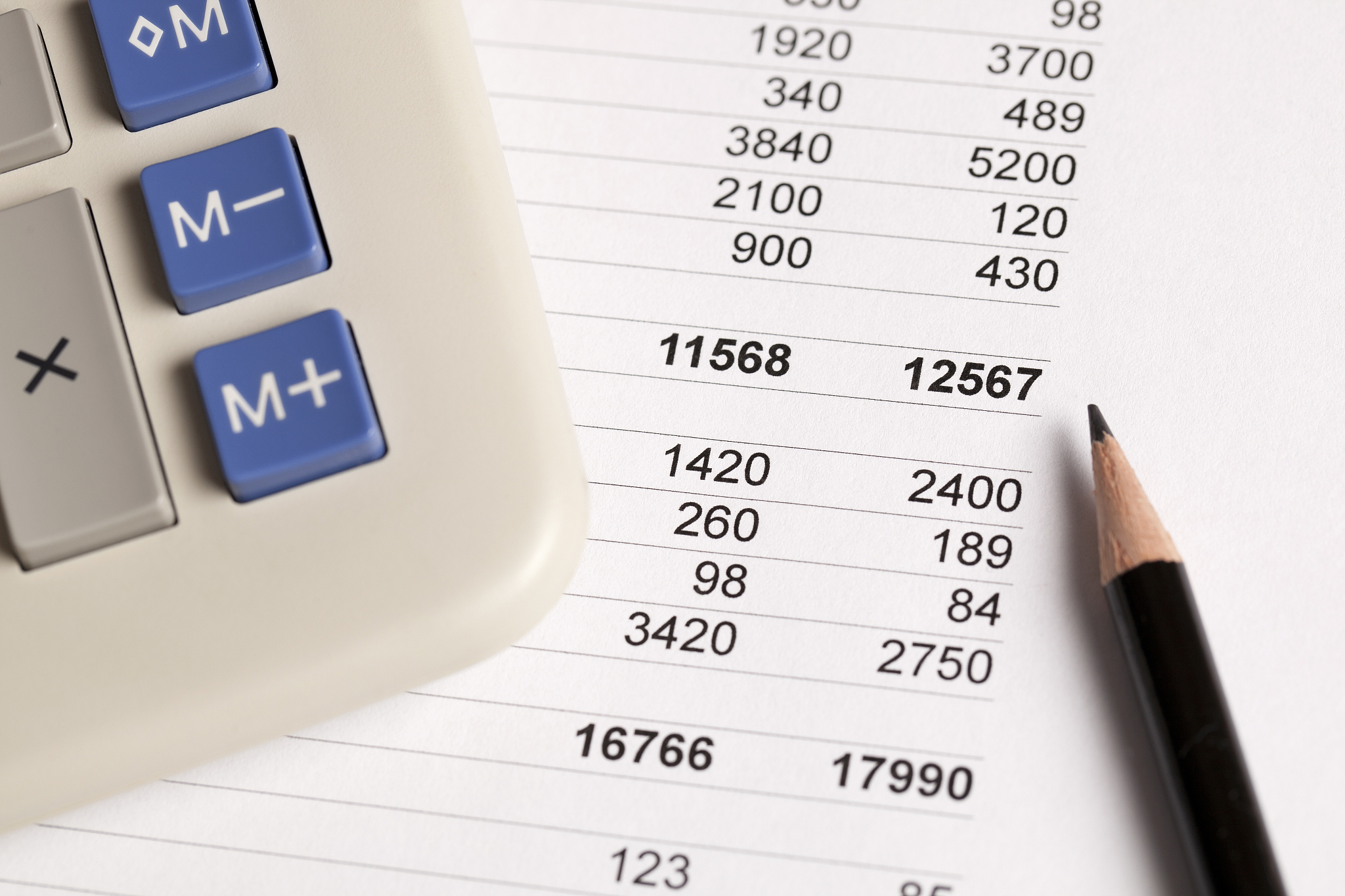 在收到利息后银行存款增加85573元同时支付手续费096元。如何进行相应的会计结转？