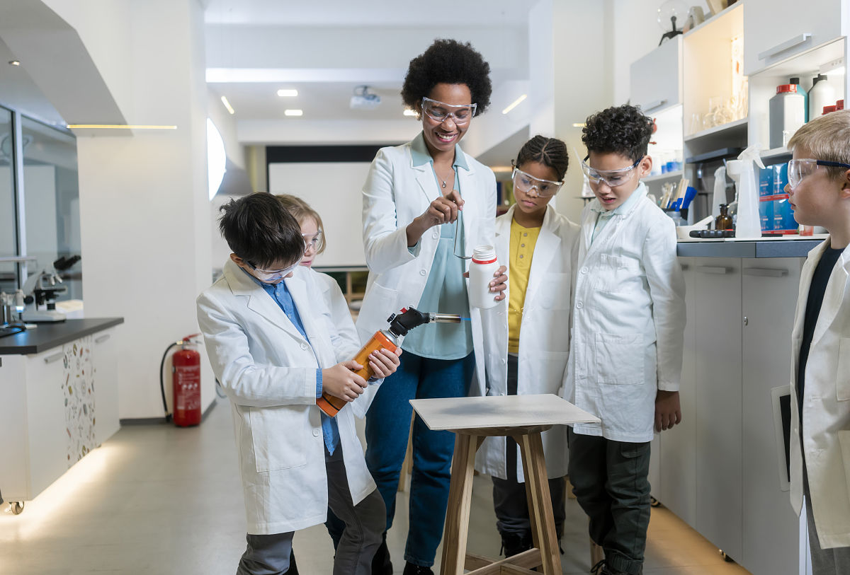 南充信息工程学校高级护理专业招生