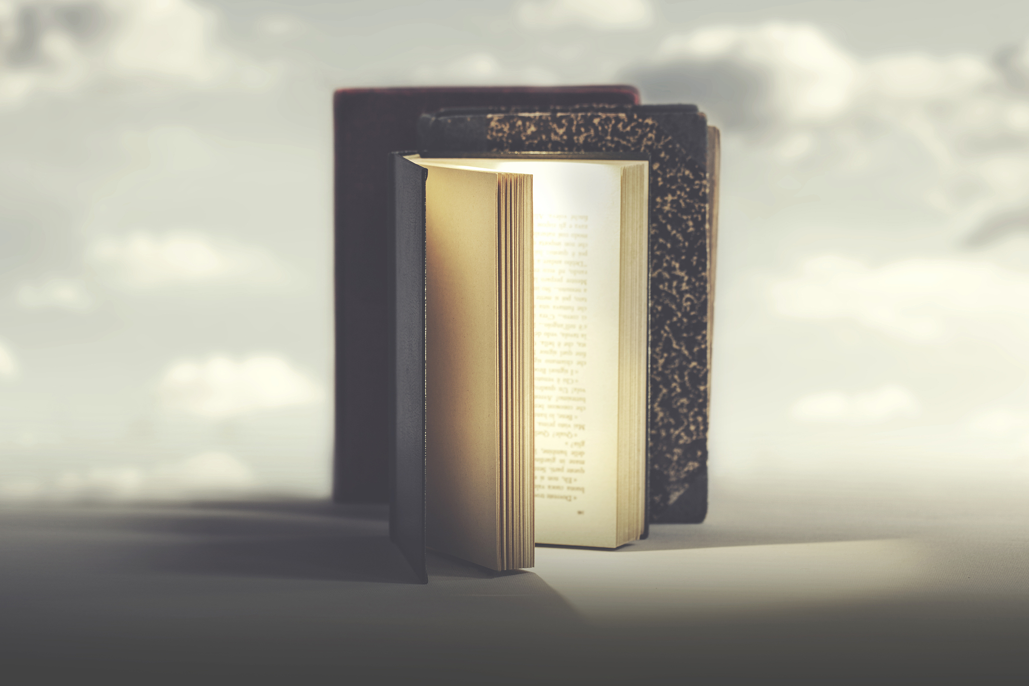 丰富此故事的情节公元2099年人类在半人马座星系发现了一个虫洞通过这个虫洞可以穿越到一个全新的星系人类将这个新星系命名为新伊甸接下来的30年内人类通过浩大的星际迁移活动在新伊甸建立了全新的人类文明。但公元2130年银河系连接新伊甸的虫洞突然崩塌了。