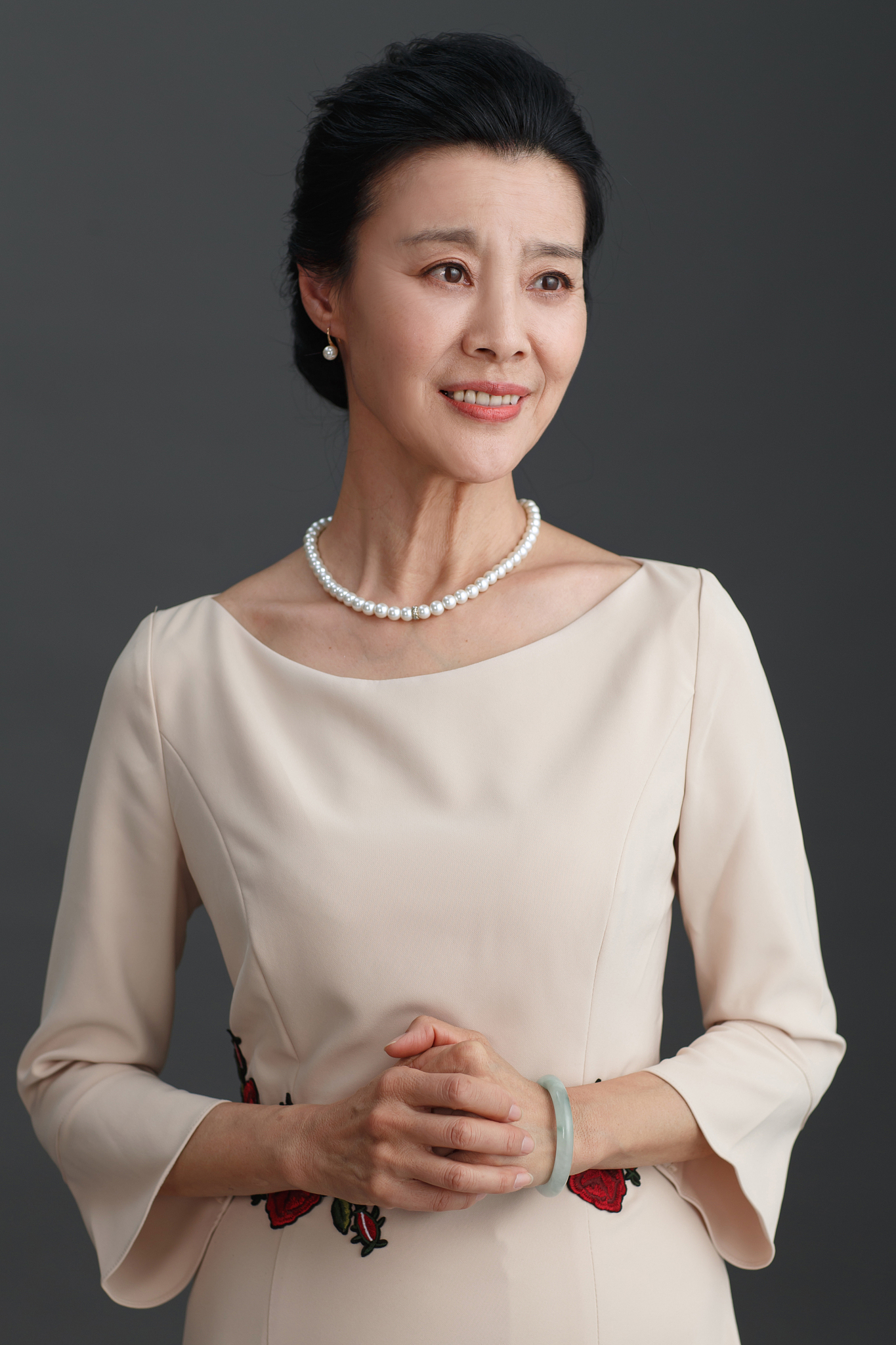 优雅的女士肖像