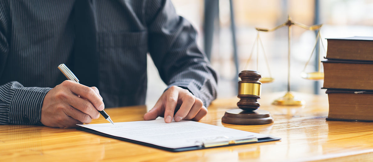 公司法务助理实习收获与体会：合同管理、诉讼参与及法律科技的启示