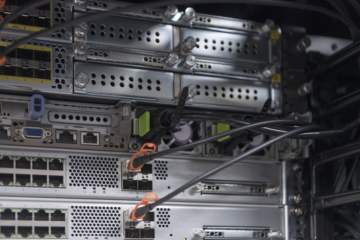 浪潮NF5688M6内部架构设计