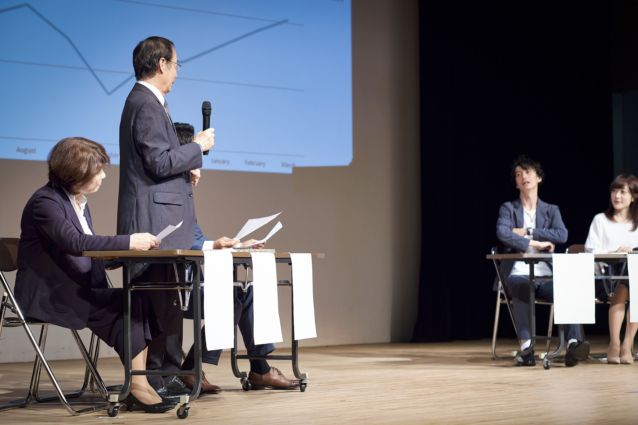矮个子如何自信演讲？克服身高劣势的6个技巧