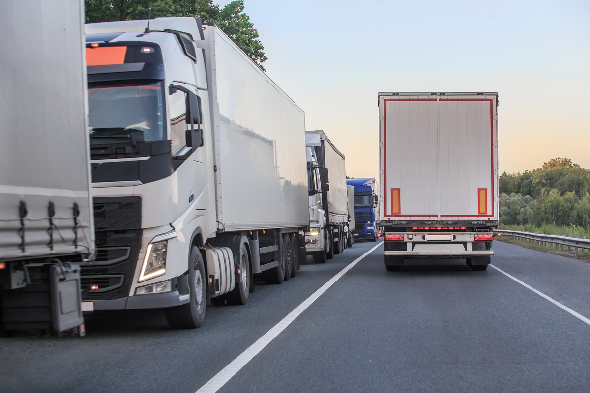 卡车：定义、类型及在现代物流中的重要性