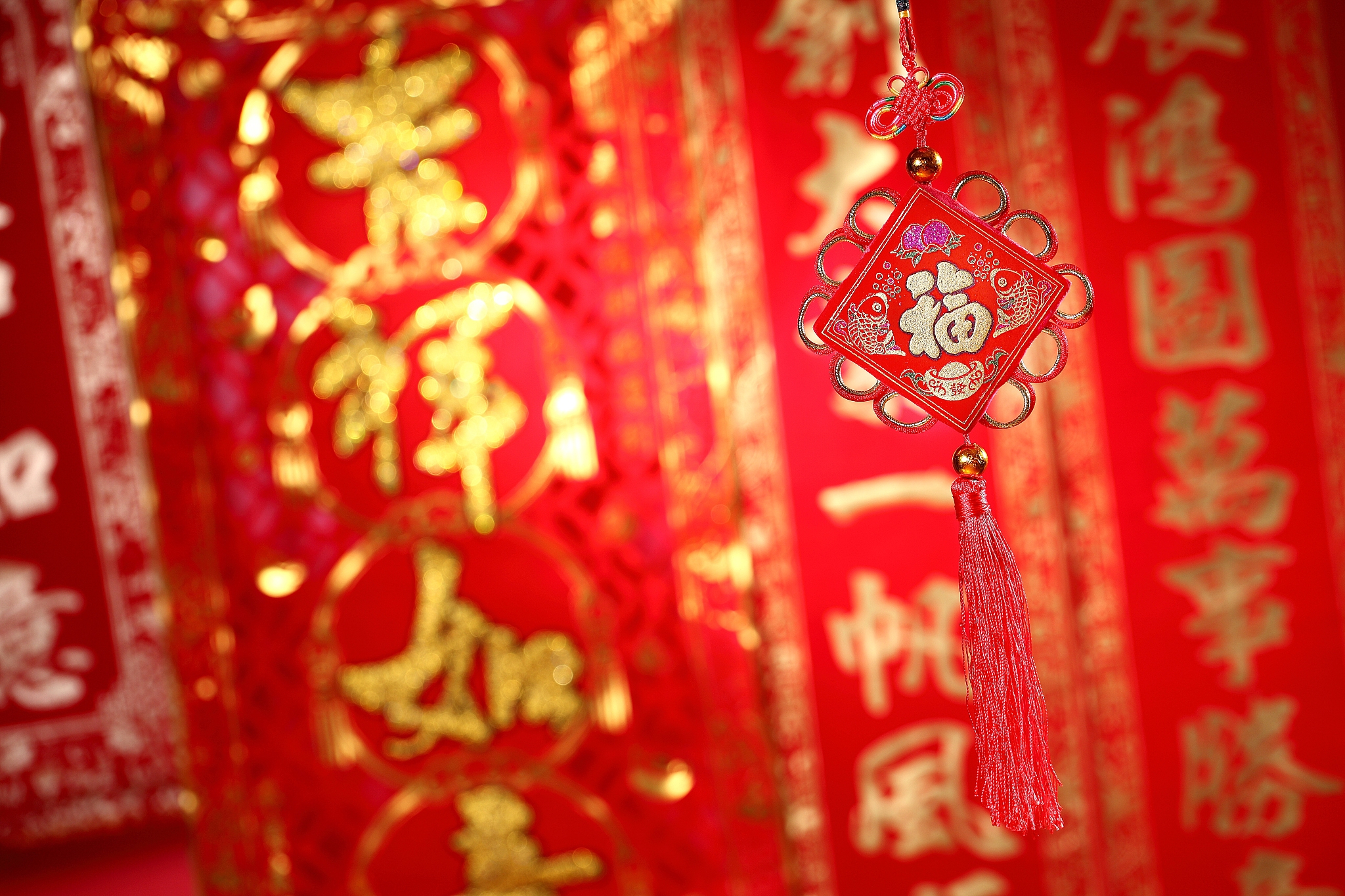 接天瑞雪千家乐献岁梅花万朵香怎么贴