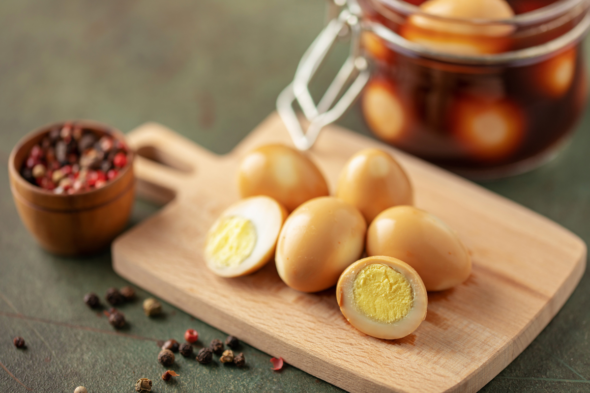 白酒烧鸡蛋：功效与作用，传统美味的健康益处