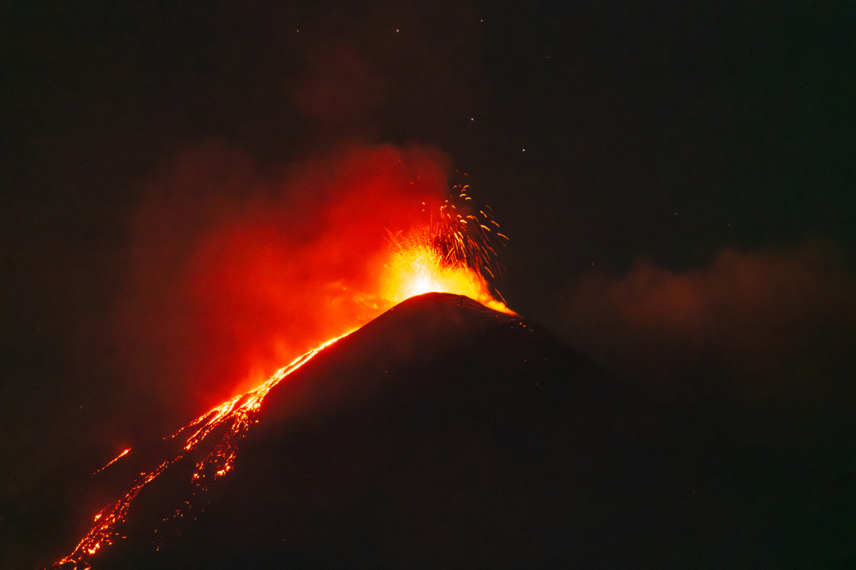 地球内部岩浆中存在生命吗？ 科学家揭秘真相