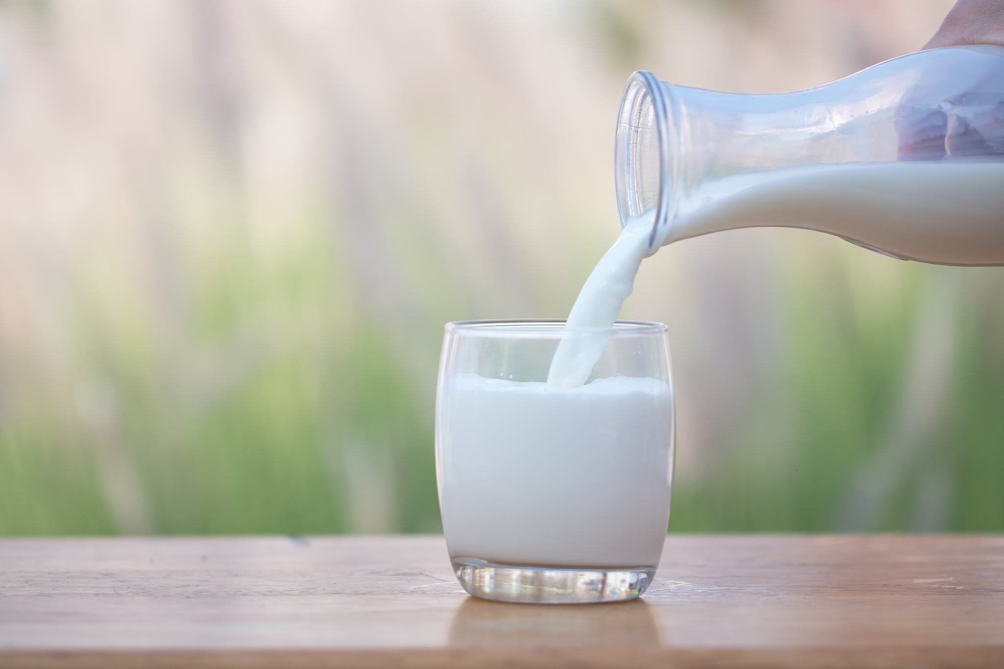 一岁宝宝可以喝纯牛奶吗？专家解答！