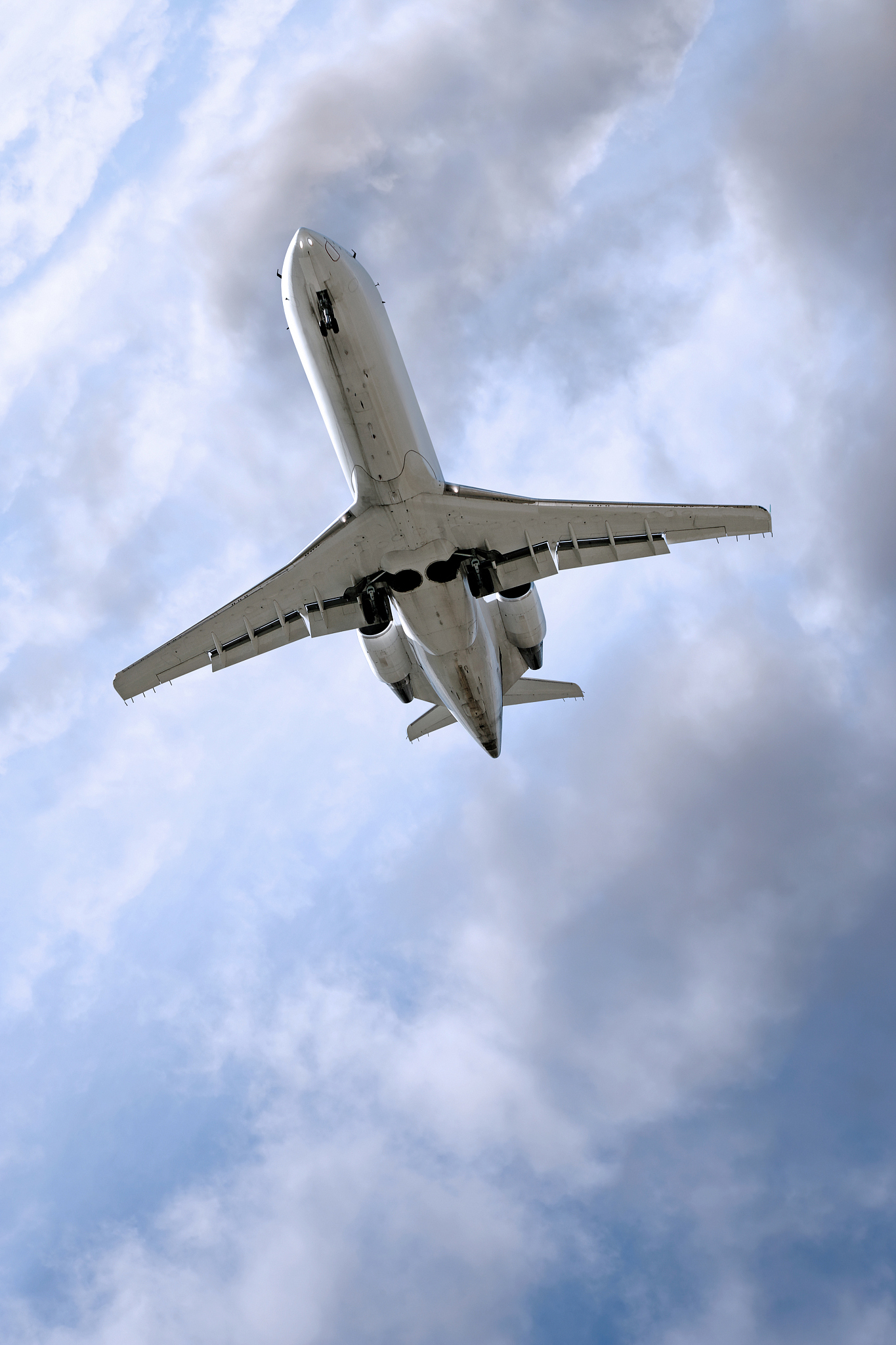 成都航空学校招生专业：2019年秋季飞行、航空器制造等专业课程介绍